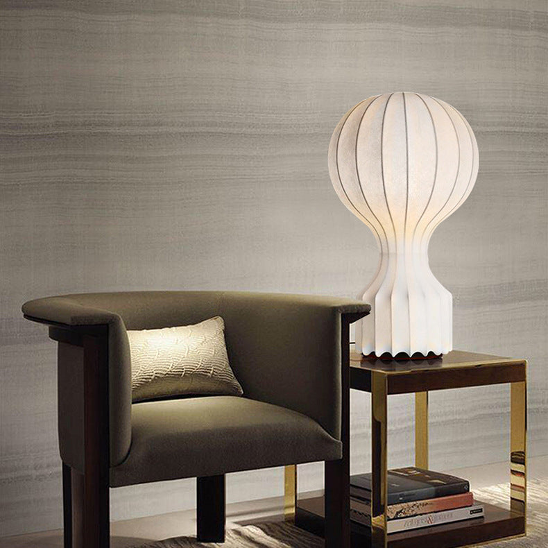 Wabi-Sabi Tischlampe im Pilzdesign aus Stoff