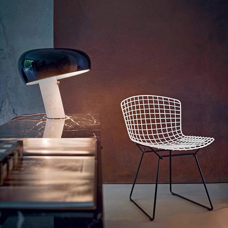 Moderne Tischlampe im Mushroom-Design – Designlampe mit Marmorsockel & Glasschirm