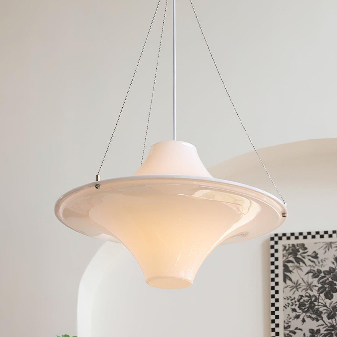 Bauhaus Pendelleuchte „Flying Saucer“ – Moderne Hängelampe mit Acrylschirm