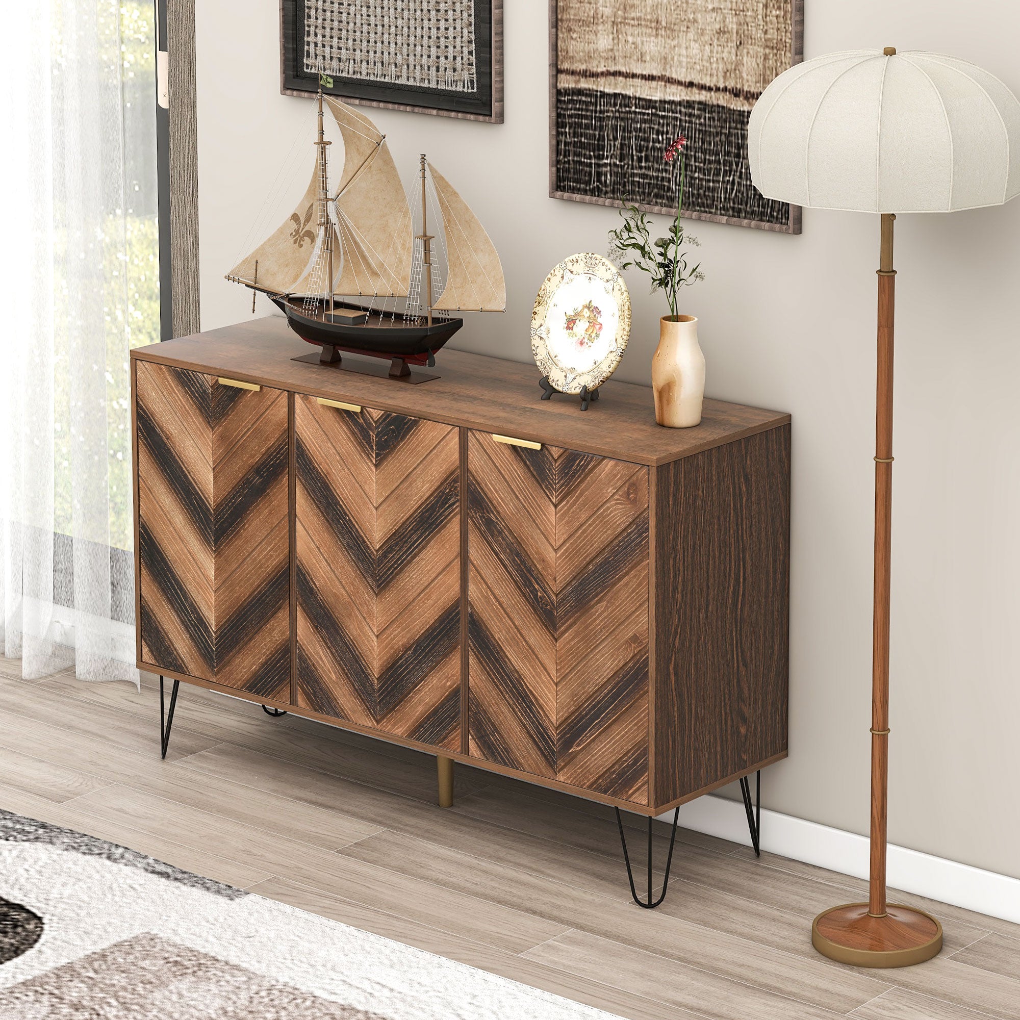 Exklusives Sideboard mit Chevron-Holzdesign und goldenen Details