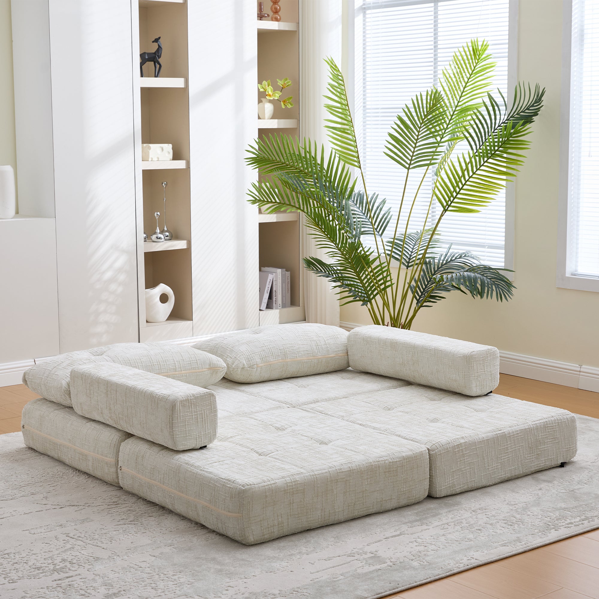 Klappbares Schlafsofa in Beige – Multifunktionales Bodensofa mit Kissen