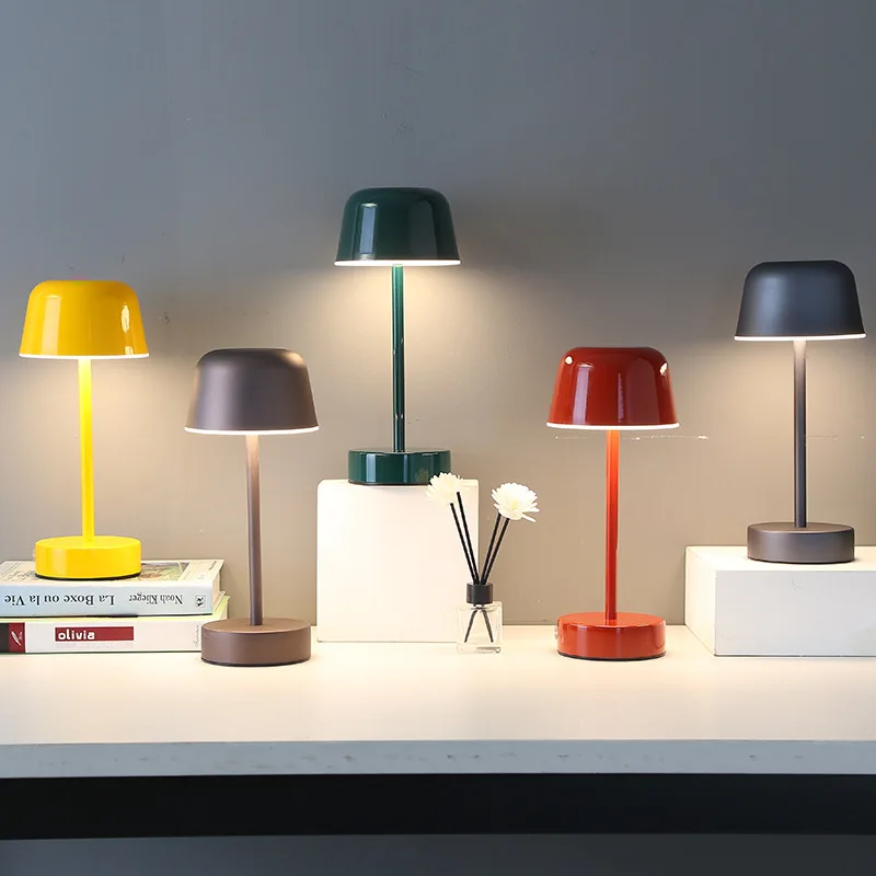 Tragbare kabellose wiederaufladbare Bügeleisen-Tischlampe - Dimmbares Licht