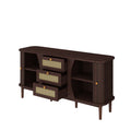 Modernes Sideboard mit Rattan-Details und Schiebetüren