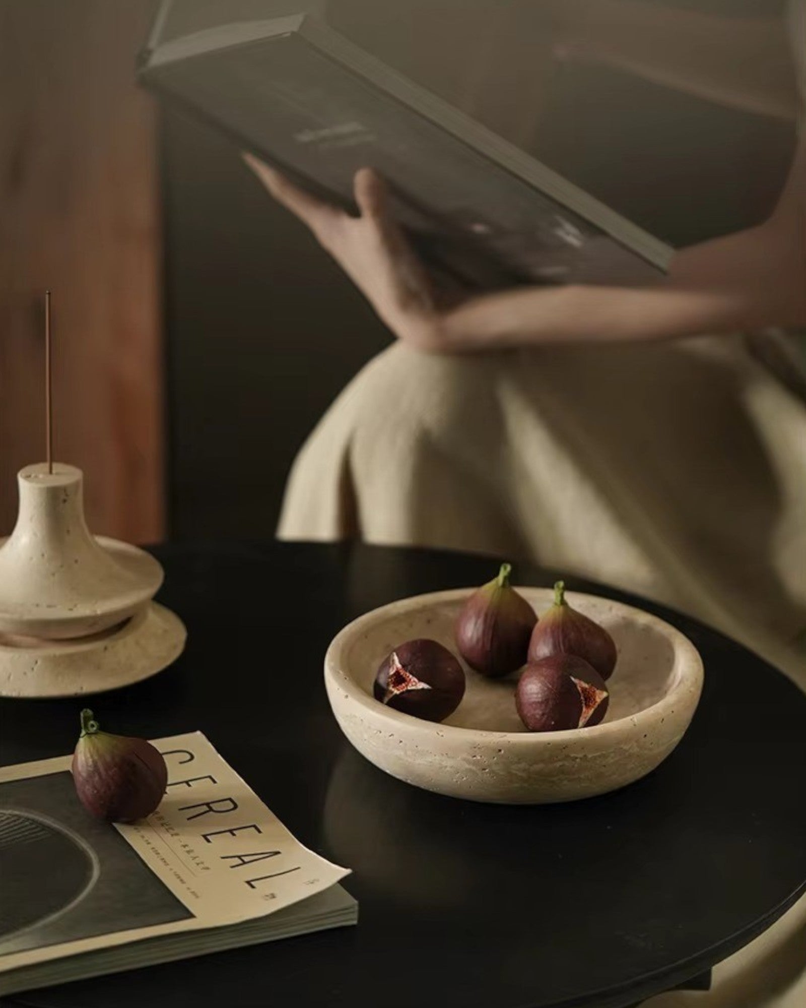 Handgefertigte Travertinschale – Beige Deko-Schale aus Naturstein 20cm