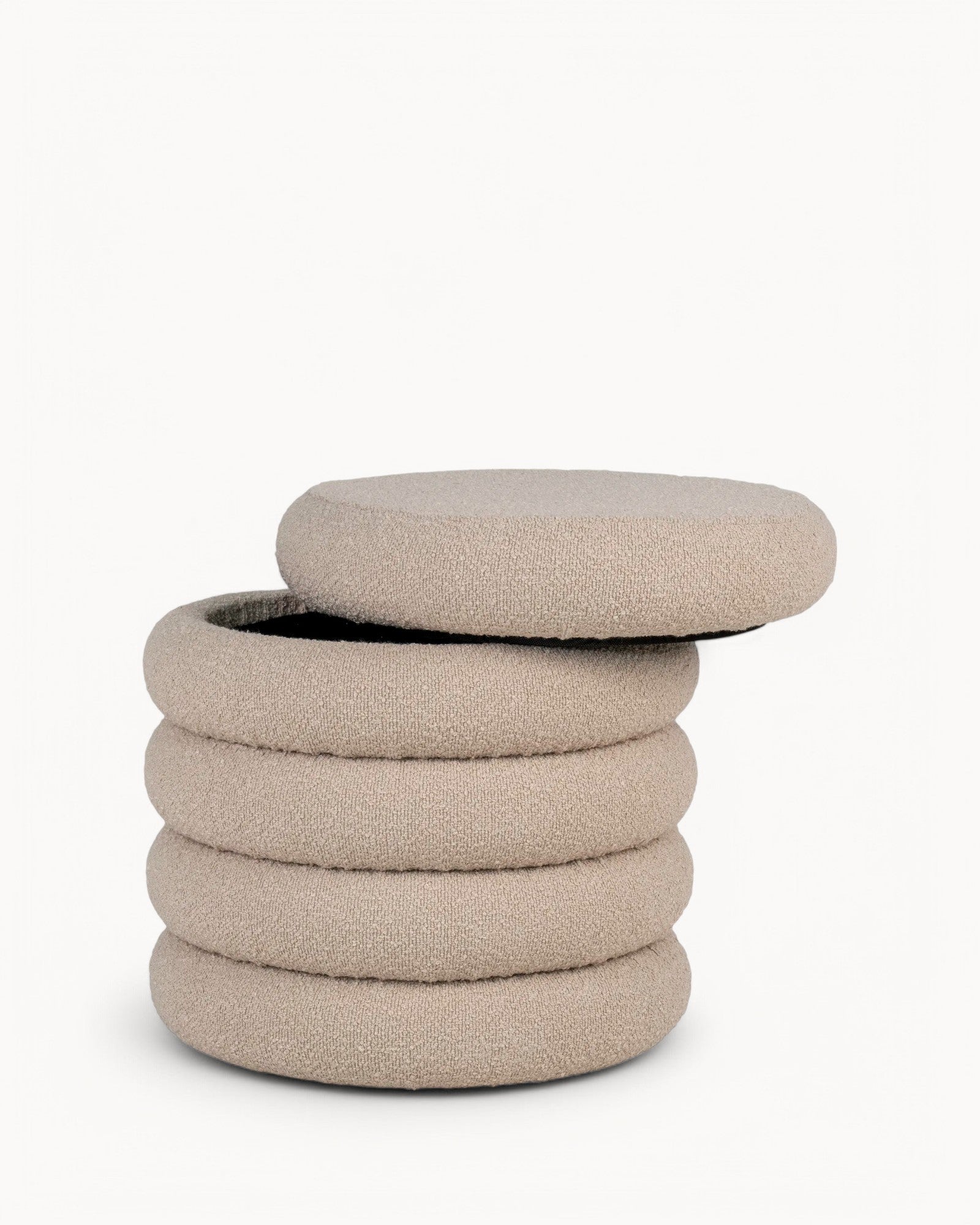 Brooklyn Pouf – Pouf mit Stauraum – Beige, Lockig – Ø44x44 cm