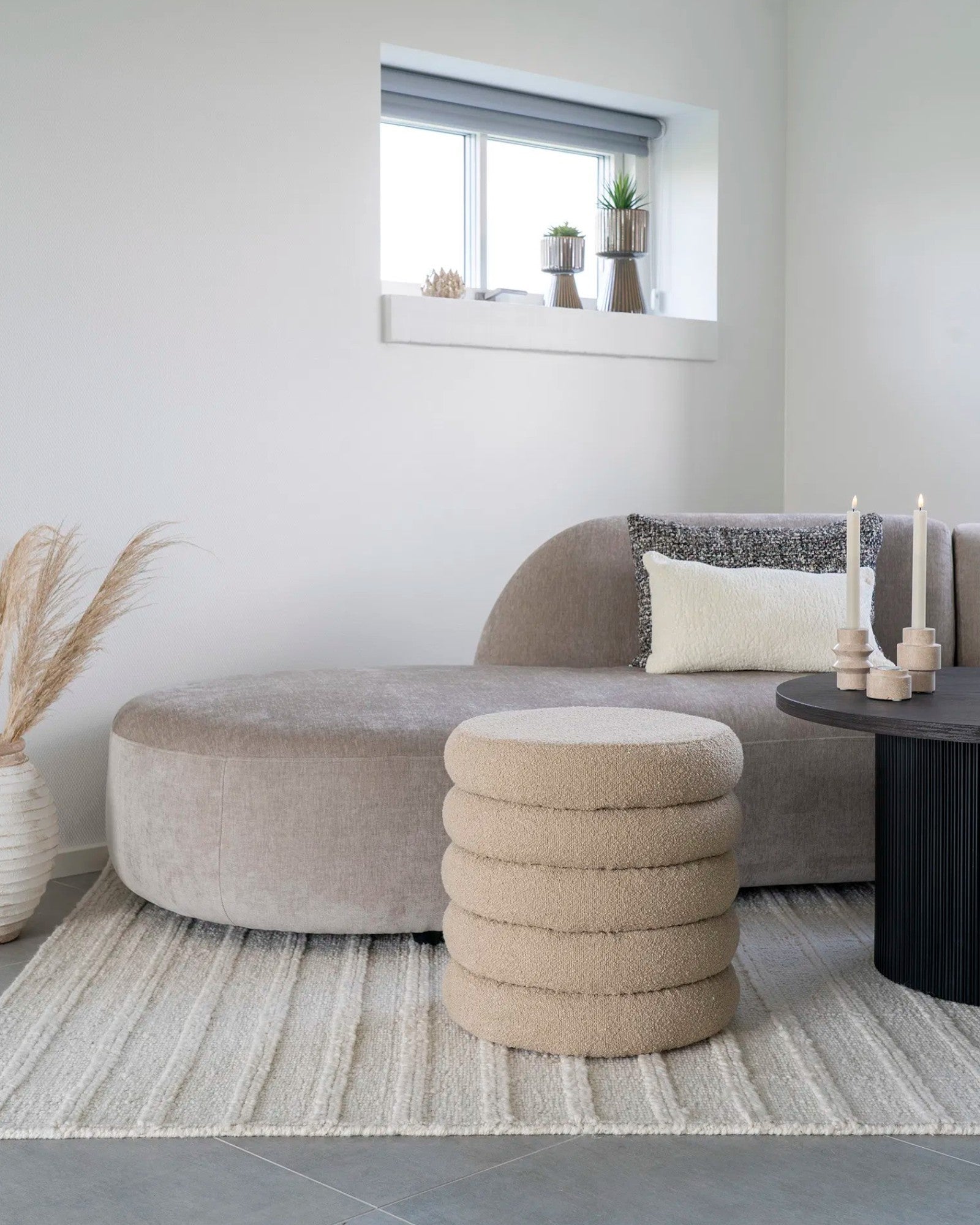 Brooklyn Pouf – Pouf mit Stauraum – Beige, Lockig – Ø44x44 cm