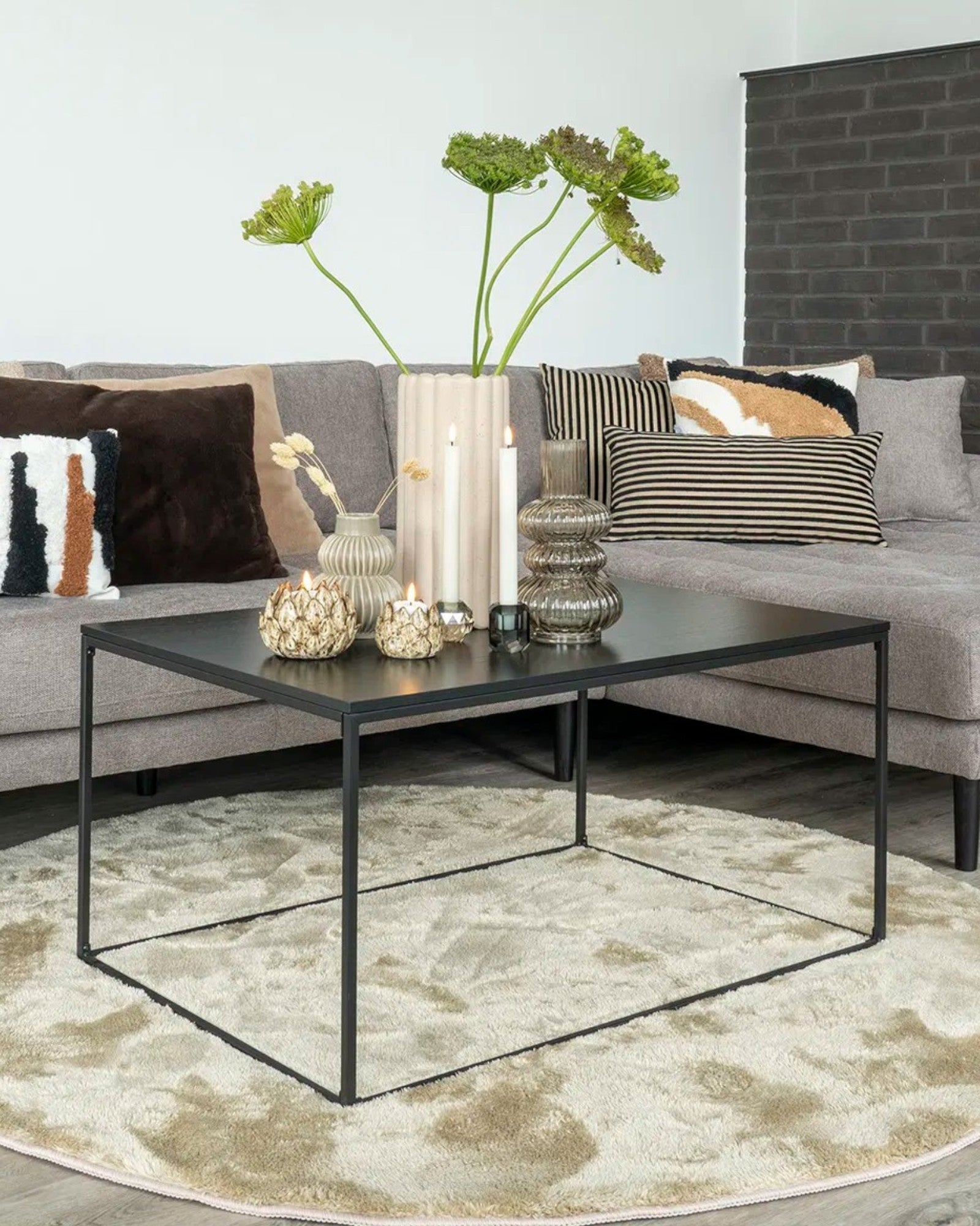 Vita Couchtisch – Schwarz – Metallgestell – 60x90x45 cm