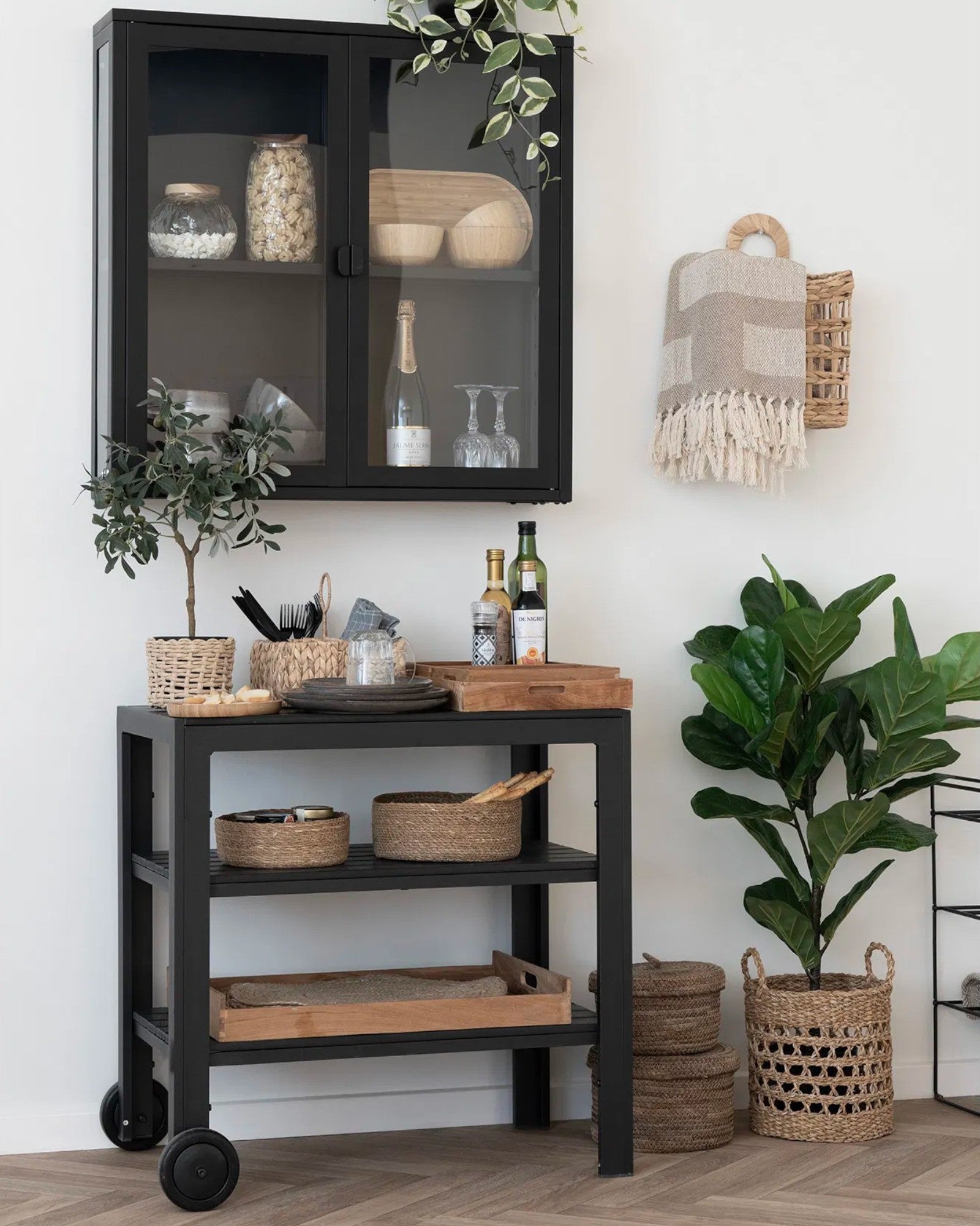 Hängeschrank – Modern – Schwarz – Glas & Stahl – 80x18x80 cm