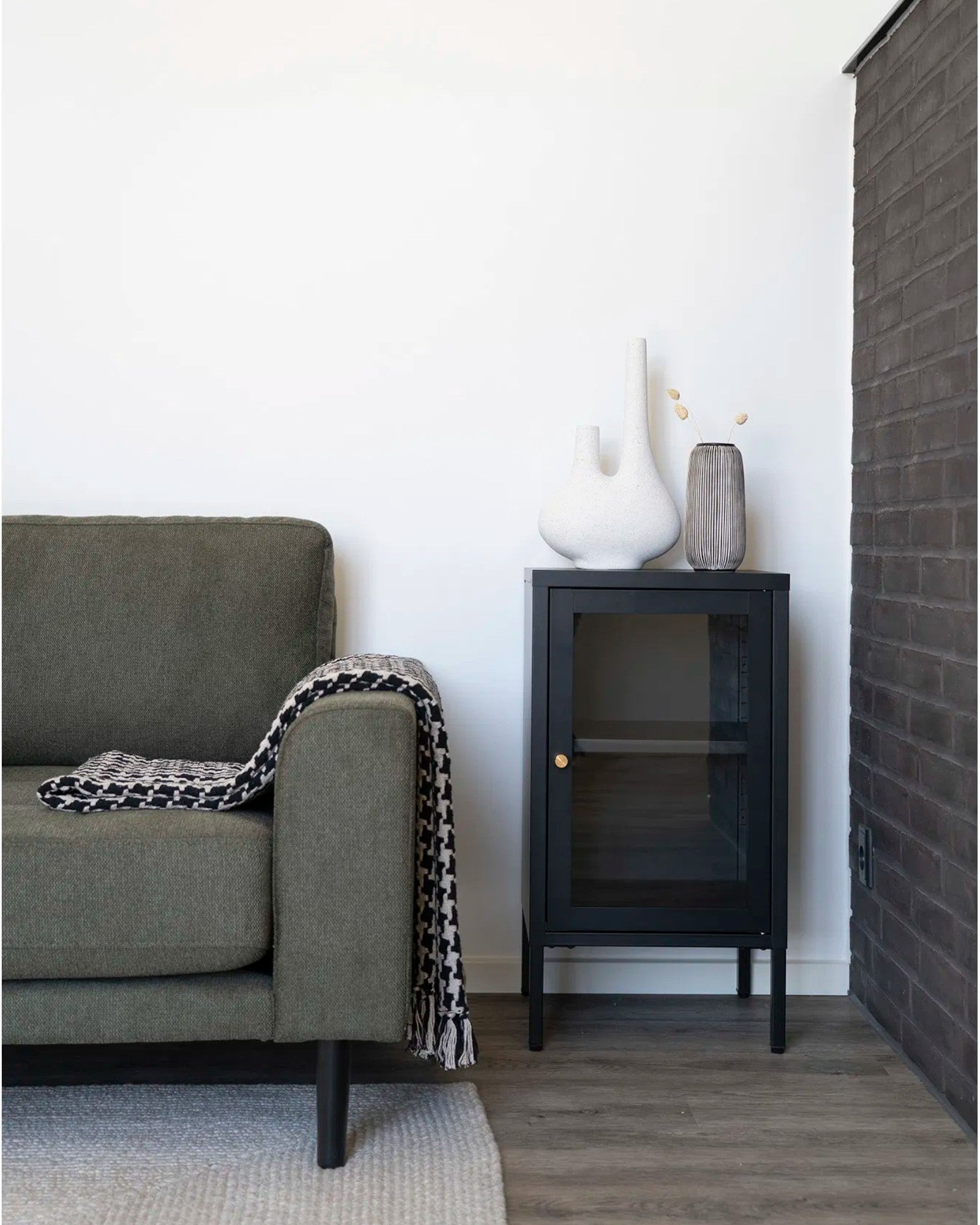 Metallschrank mit Glastür – Schwarz – 38x35x70 cm – Modernes Design