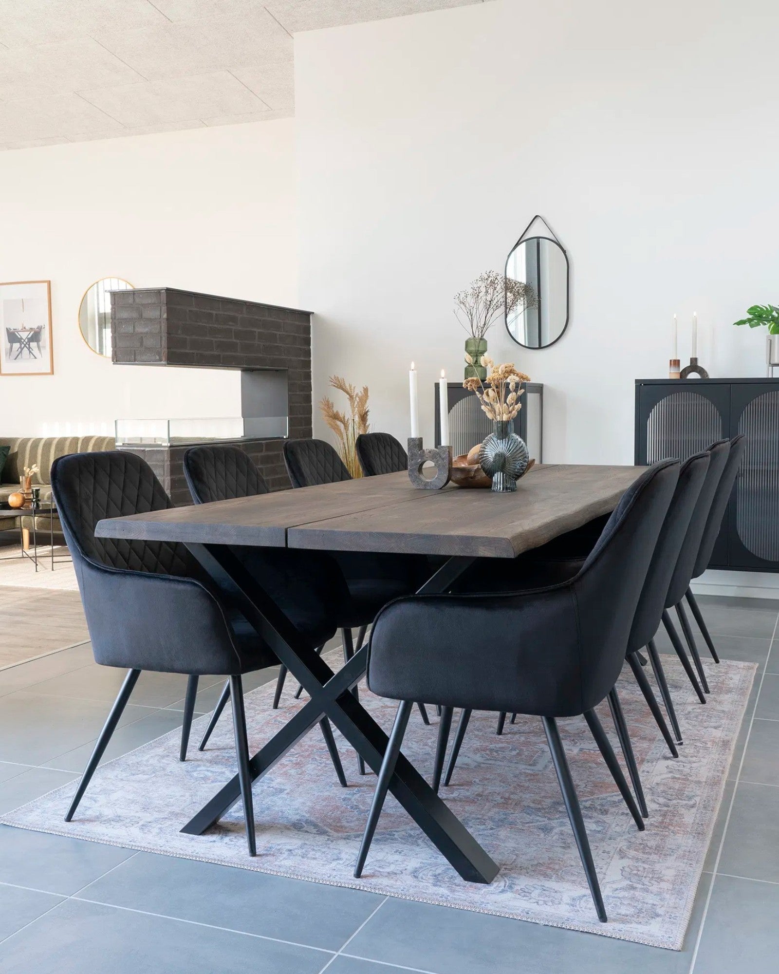 Harbo Esszimmerstuhl 2er-Set - Schwarzer Samt - Komfortabler Stuhl