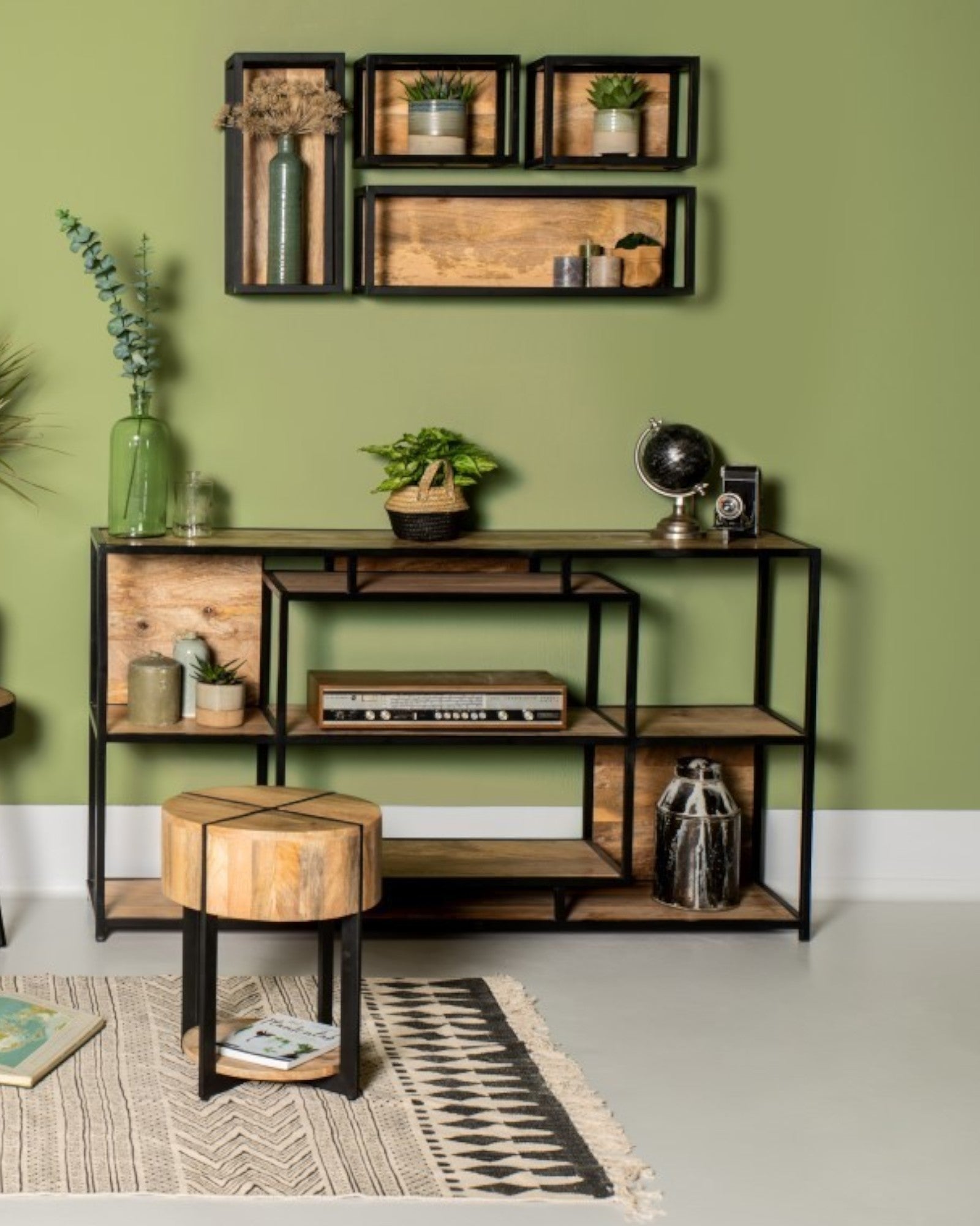 Wandregal Levels – Mango Holz/Metall – Natur/Schwarz – 25x18x55 cm