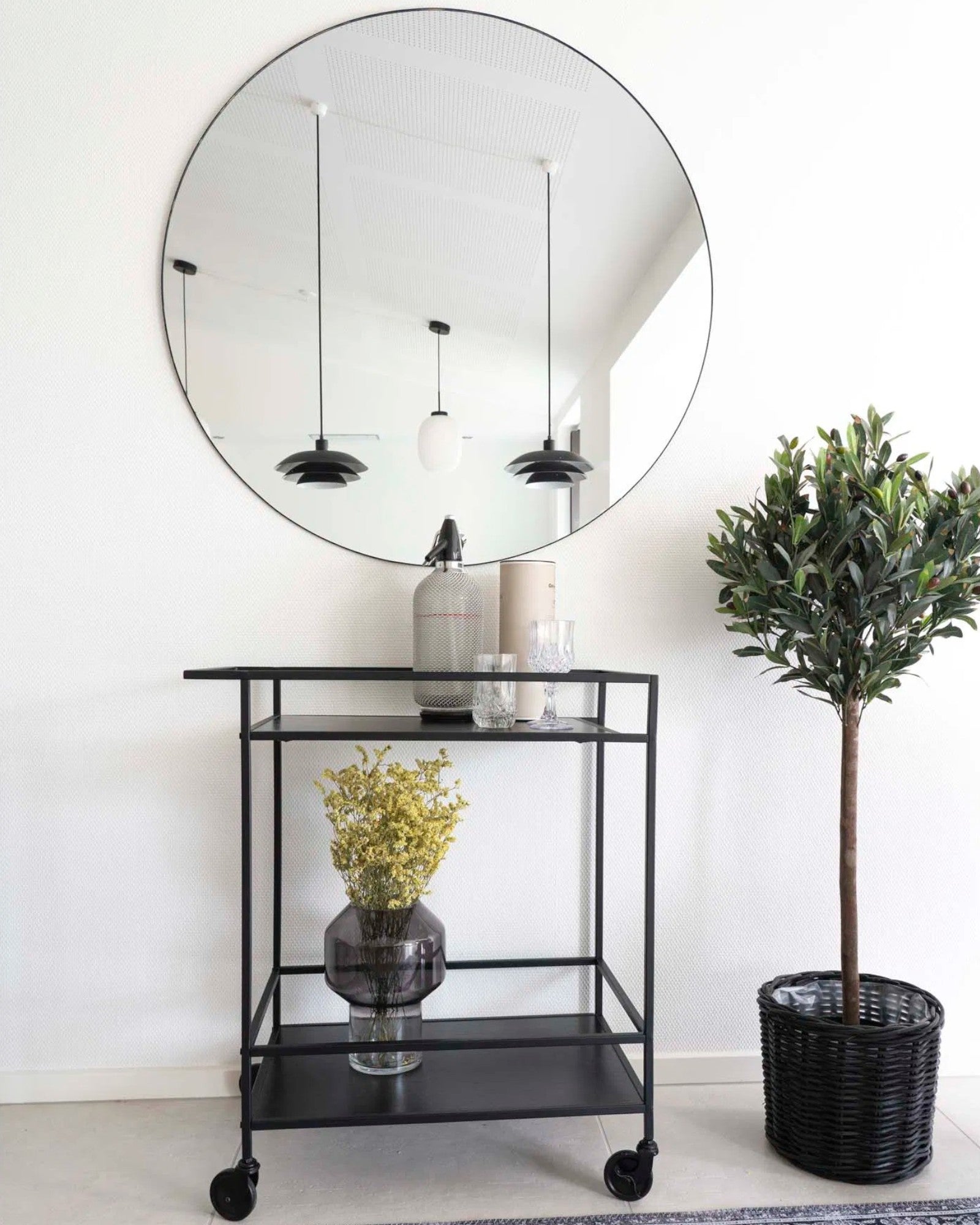 Vita Servierwagen – Schwarz – Metallrahmen mit 2 Ablagen – 68x40x79 cm