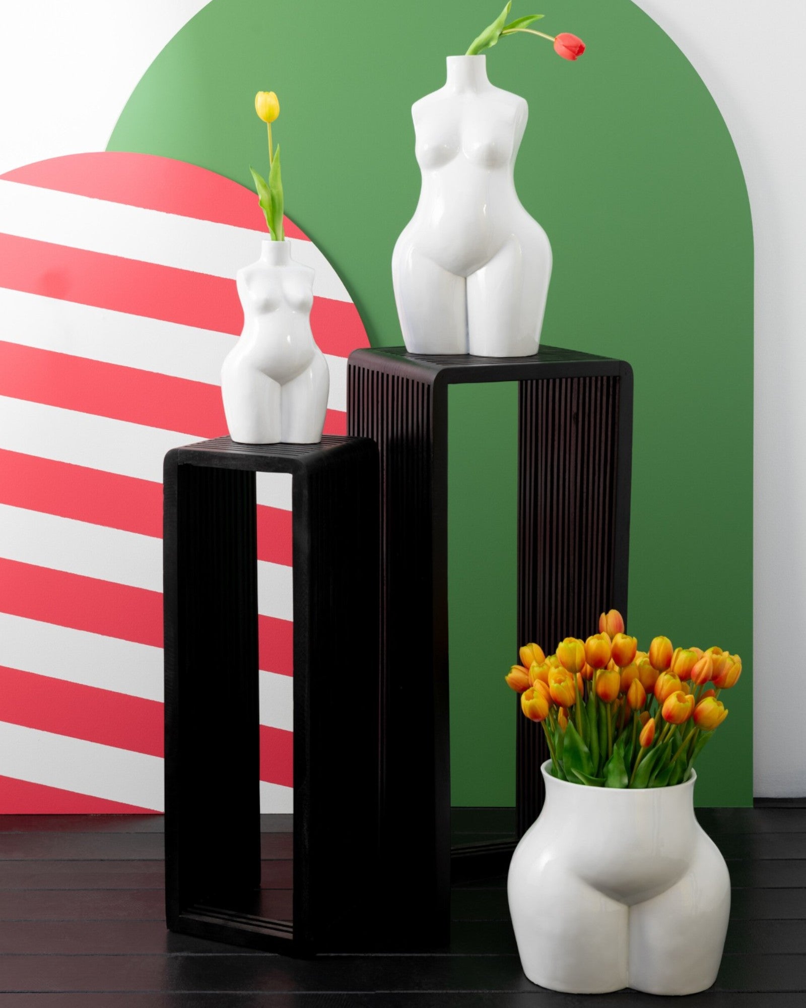 J-Line Beistelltisch Cube – Recyceltes Teakholz – Schwarz – 34x88 cm