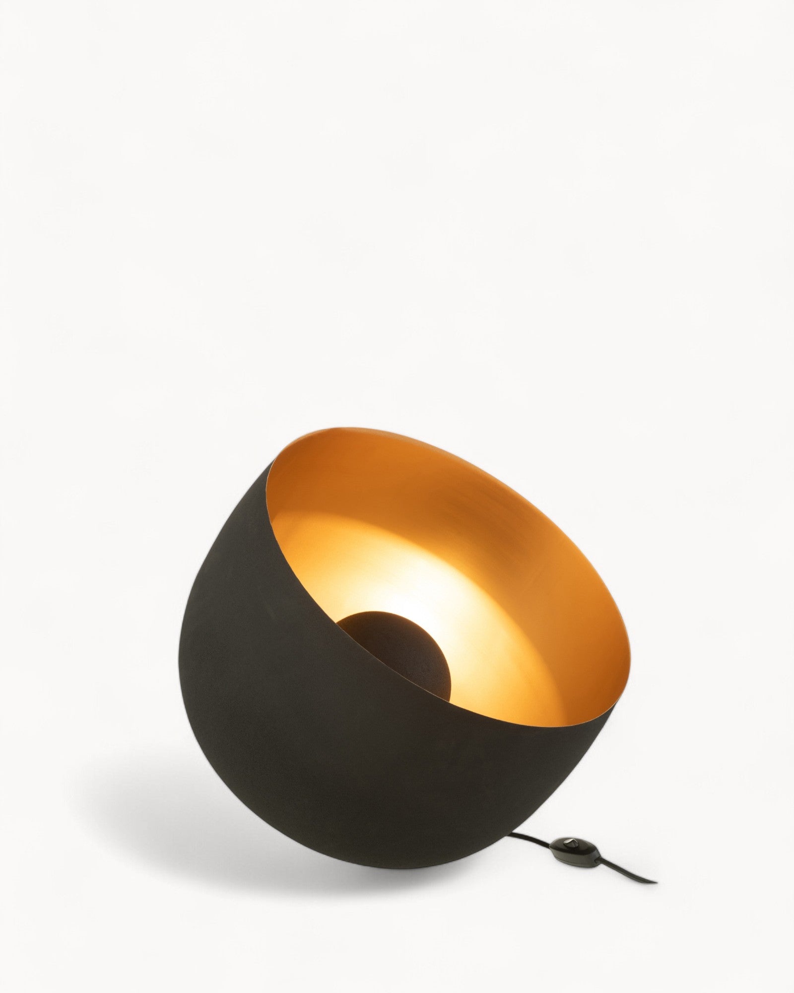 J-Line Lampe - Runde Metalllampe Schwarz/Gold - Modern für Innen/Außen