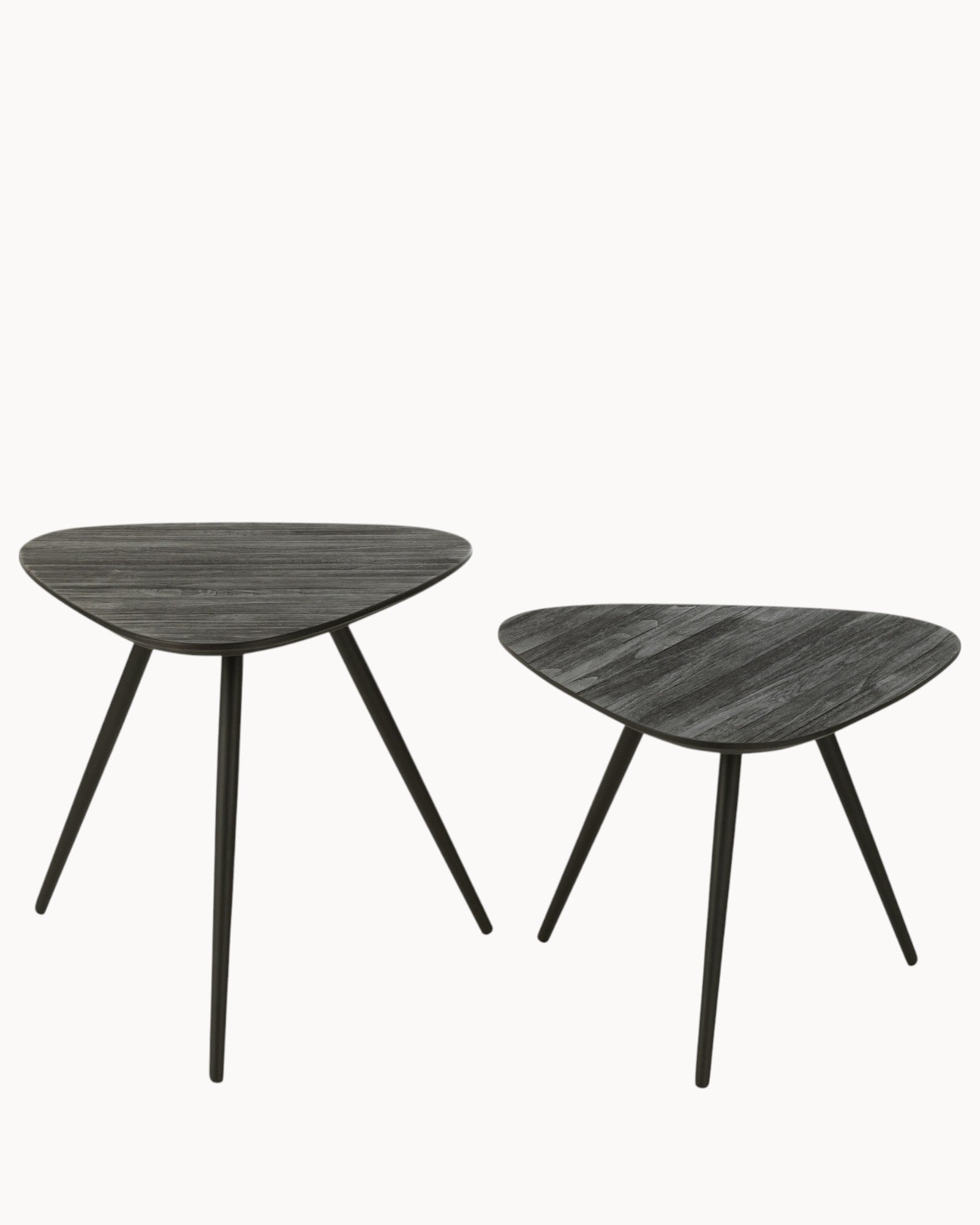 J-Line – Set aus 2 Dreieckstischen – Recyceltes Teak & Schwarz Metall