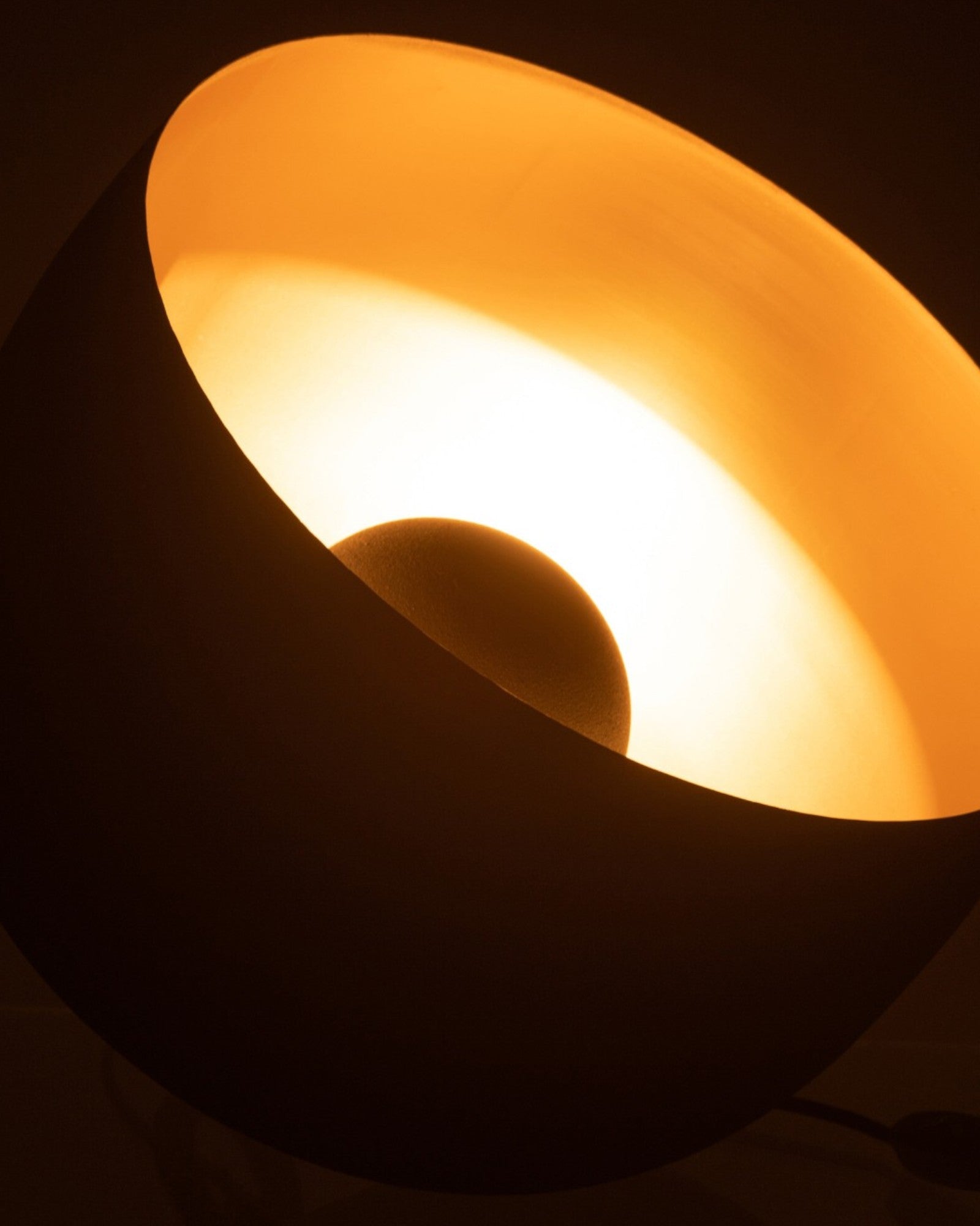 J-Line Lampe - Runde Metalllampe Schwarz/Gold - Modern für Innen/Außen