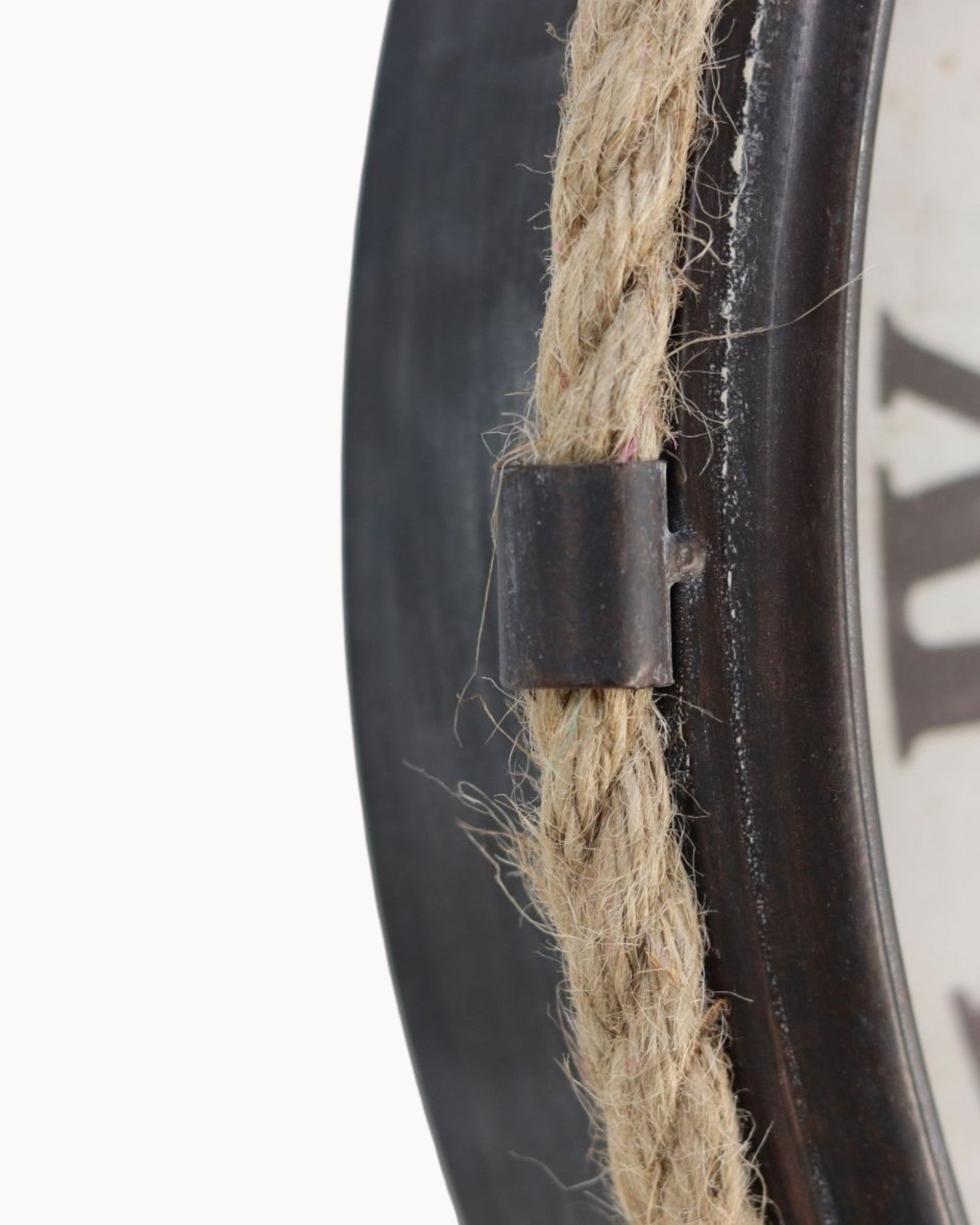 Wanduhr Metall mit Seil – Schwarz/Natur – Industrial Stil – Ø47 cm