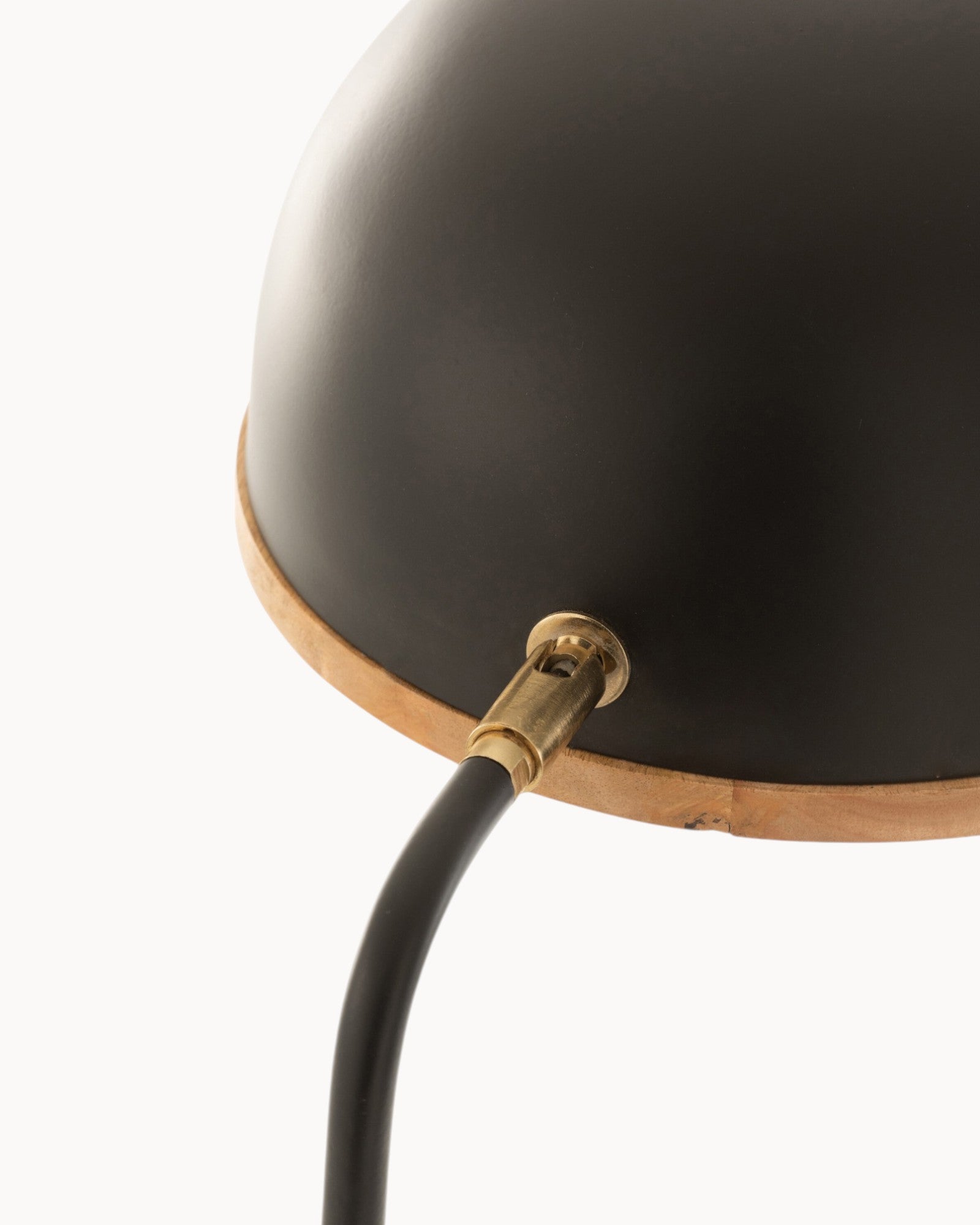 J-Line – Stehlampe Evy – Schwarz/Natur – Eisen & Holz – E14 Fassung