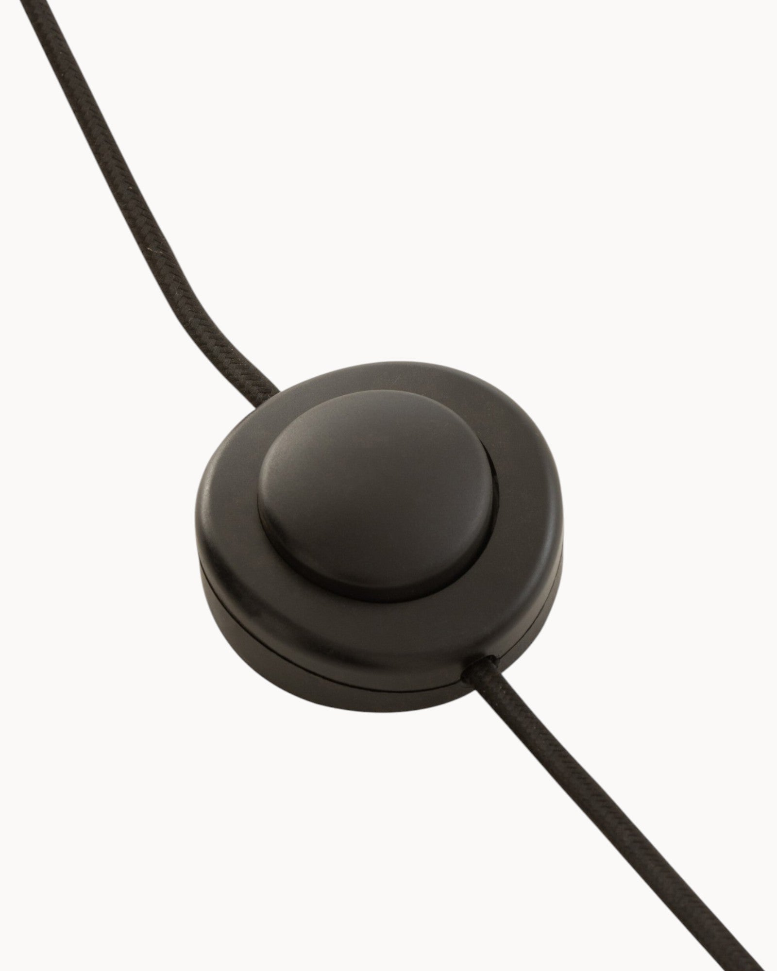 J-Line – Stehlampe Evy – Schwarz/Natur – Eisen & Holz – E14 Fassung