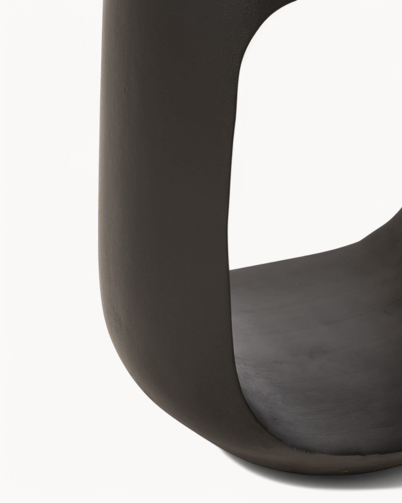 J-Line – Beistelltisch aus schwarzem Mangoholz – Modern & robust