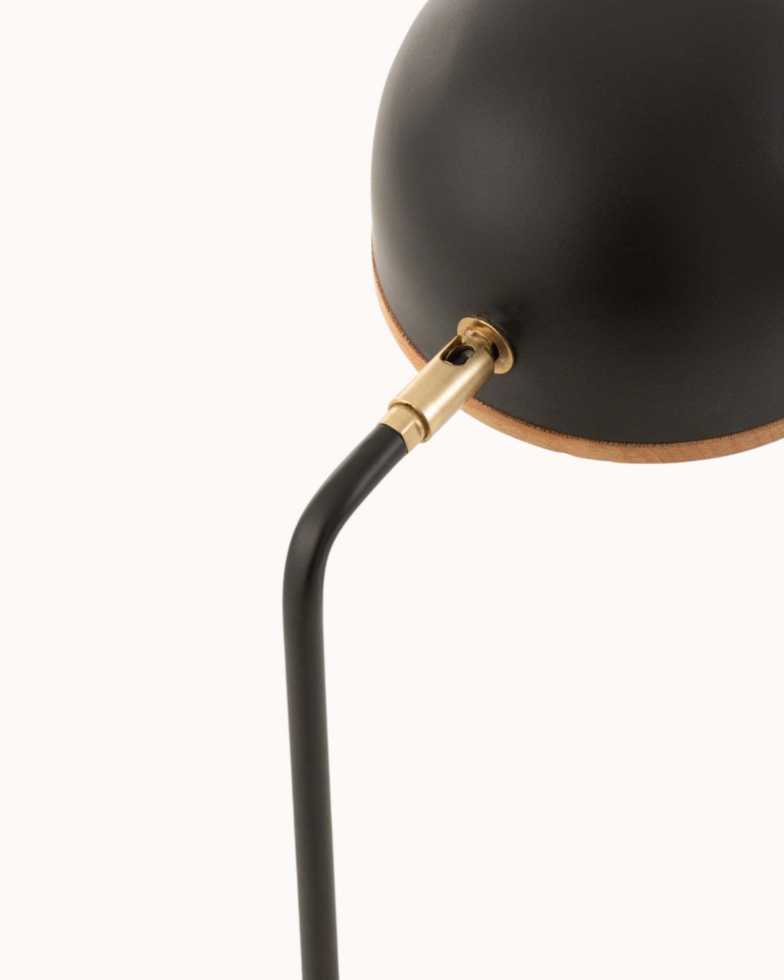 J-Line – Tischlampe Evy – Schwarz/Natur – Eisen & Holz – E14 Fassung