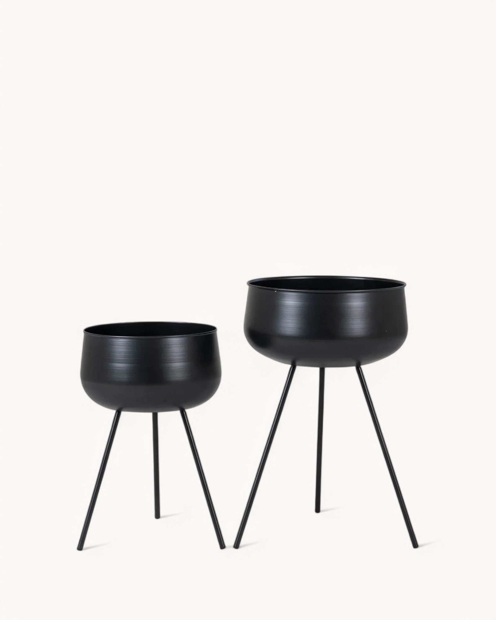 Ardola – Set von 2 Blumenübertöpfen aus Stahl – Schwarz – Modern