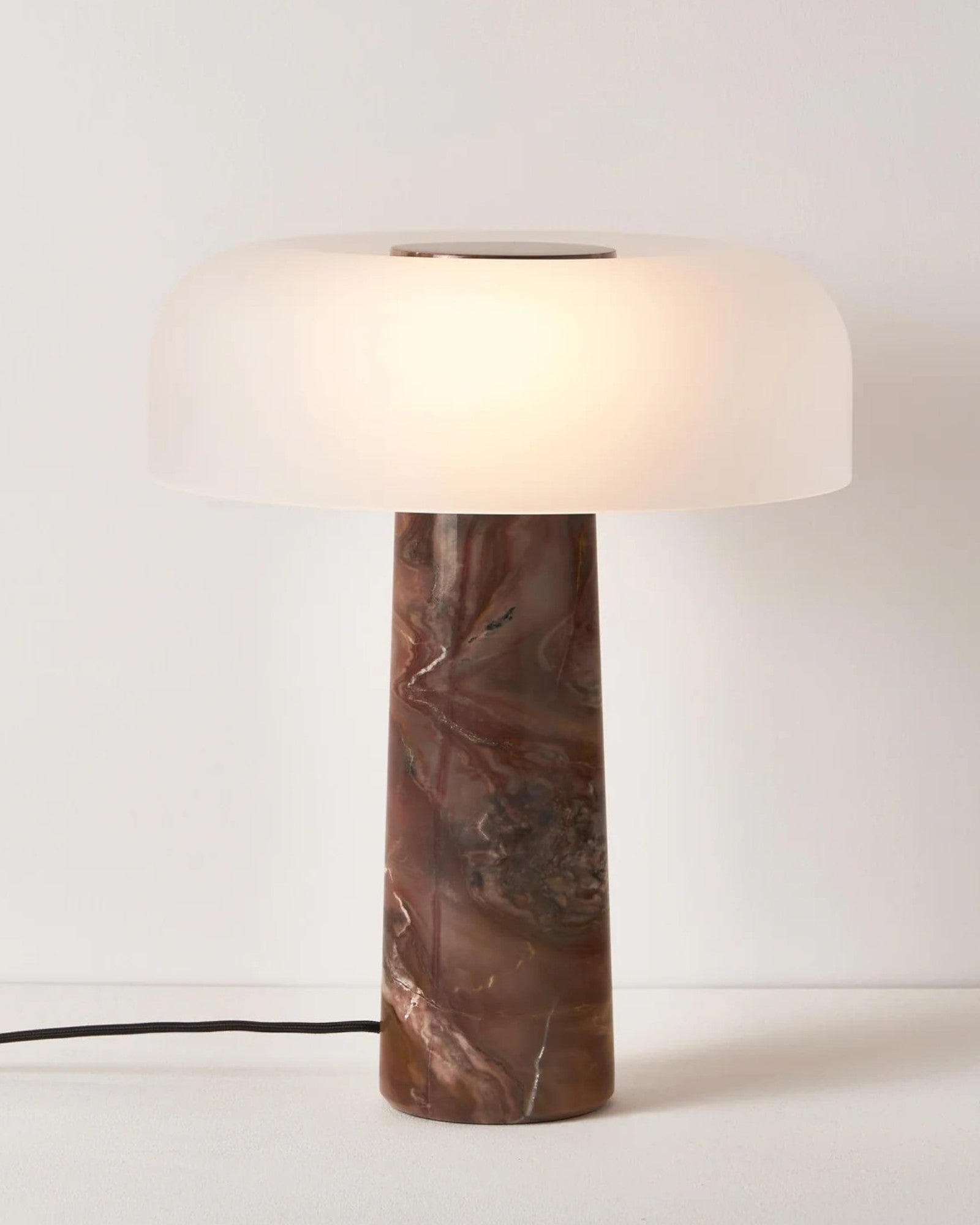 Marmoriertes Braun-Weiß