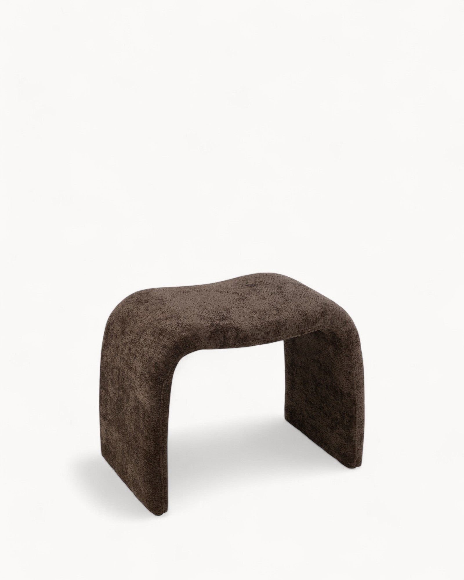 J-Line Hocker N-Form – Dunkelbraun Textil – Bequem & Modern