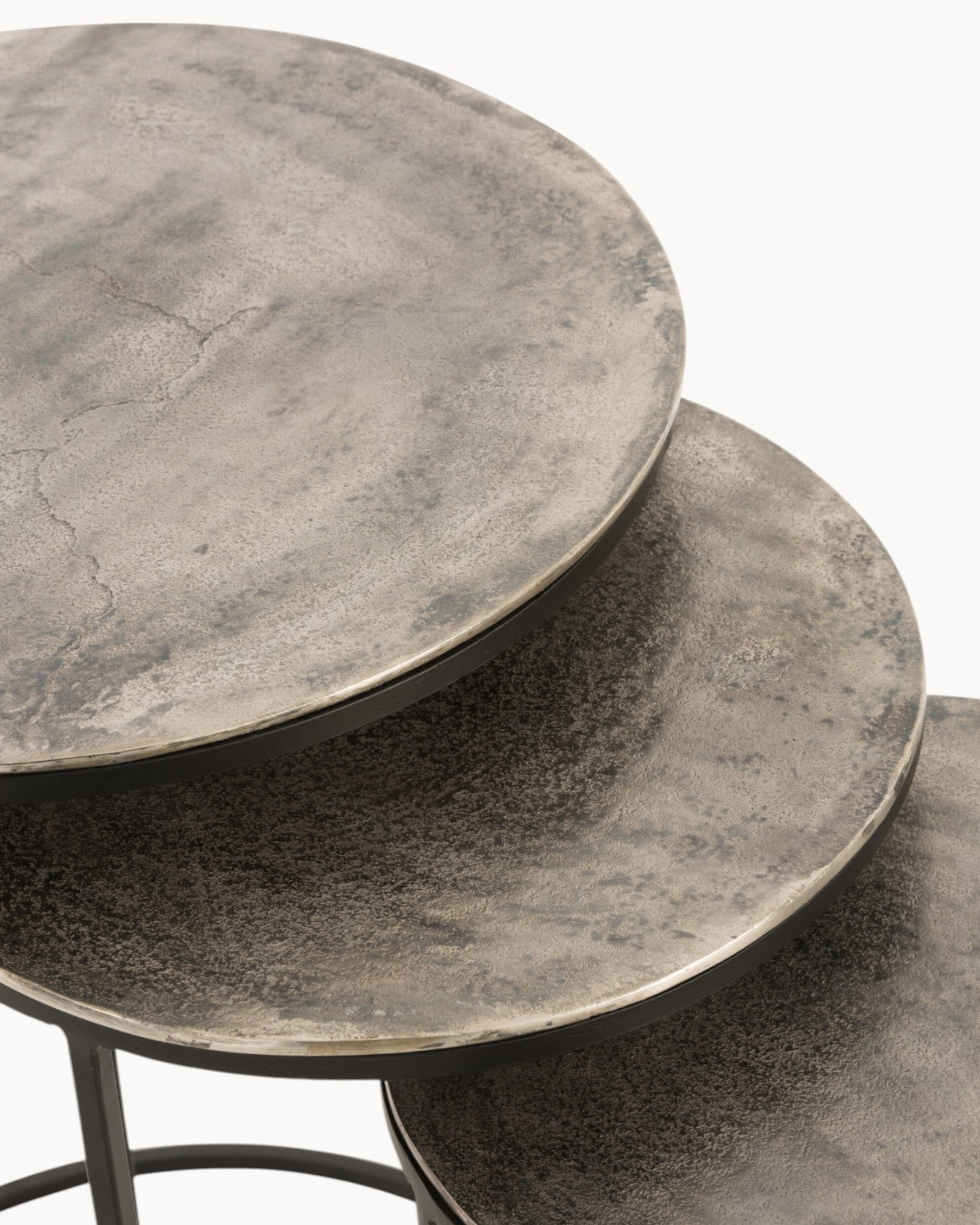 J-Line – Set aus 3 Beistelltischen – Rundes Aluminium – Schwarz/Grau