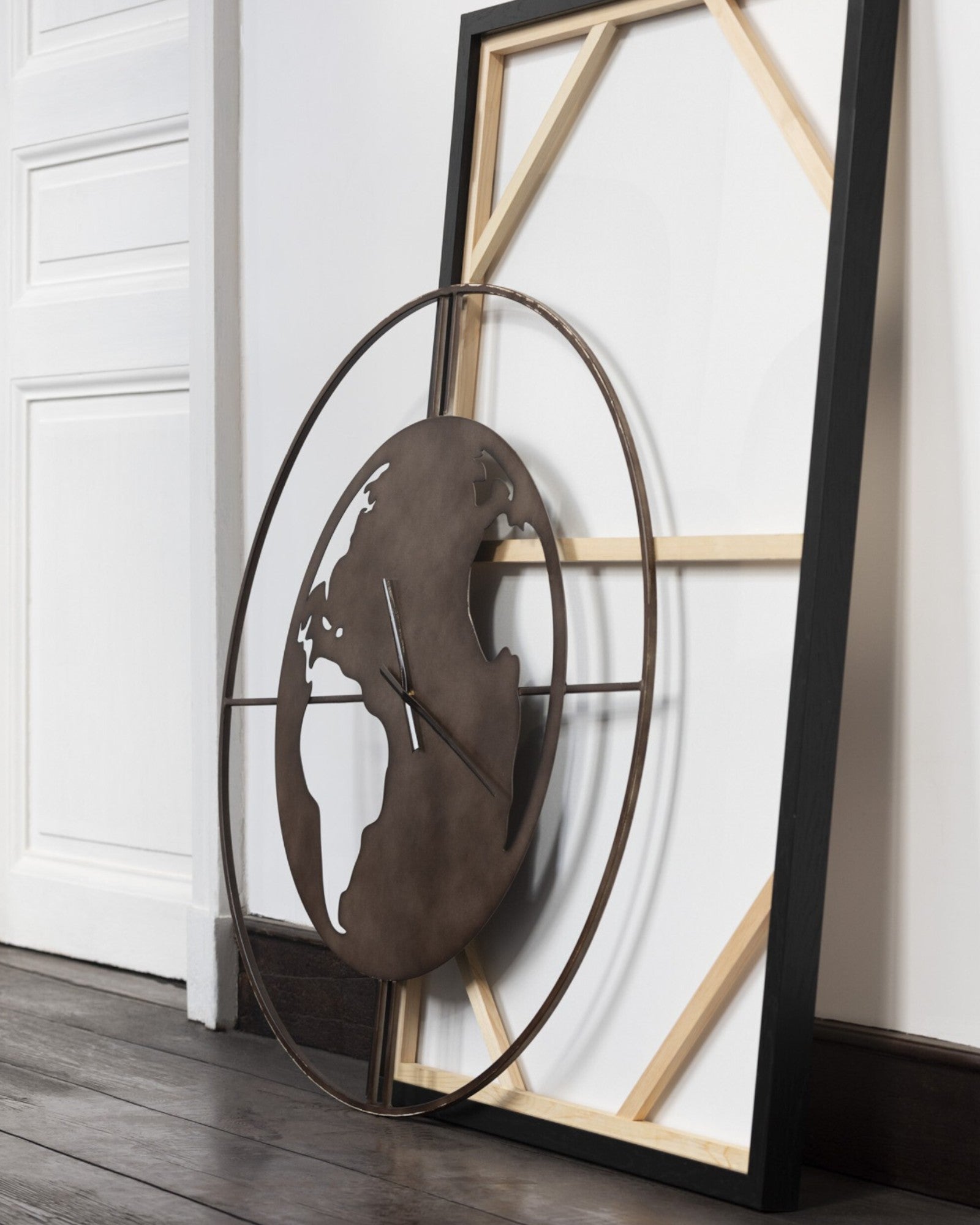 Wanduhr mit Weltkarte – Metall Braun – 90 cm – Industrial Design