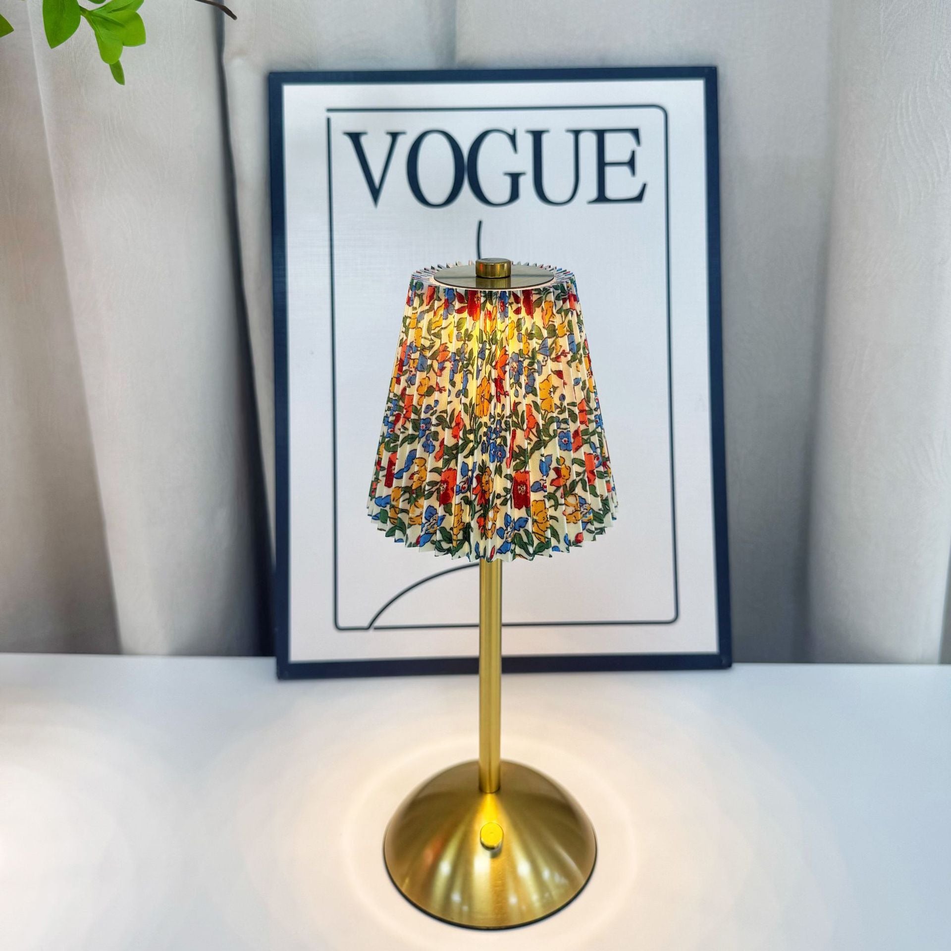 Plissierte Stoff Tischlampe Elegante Nachttischlampe mit warmem Licht