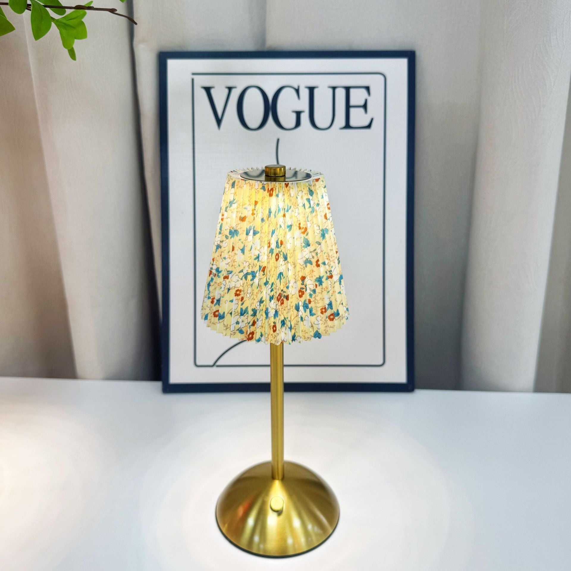 Plissierte Stoff Tischlampe Elegante Nachttischlampe mit warmem Licht