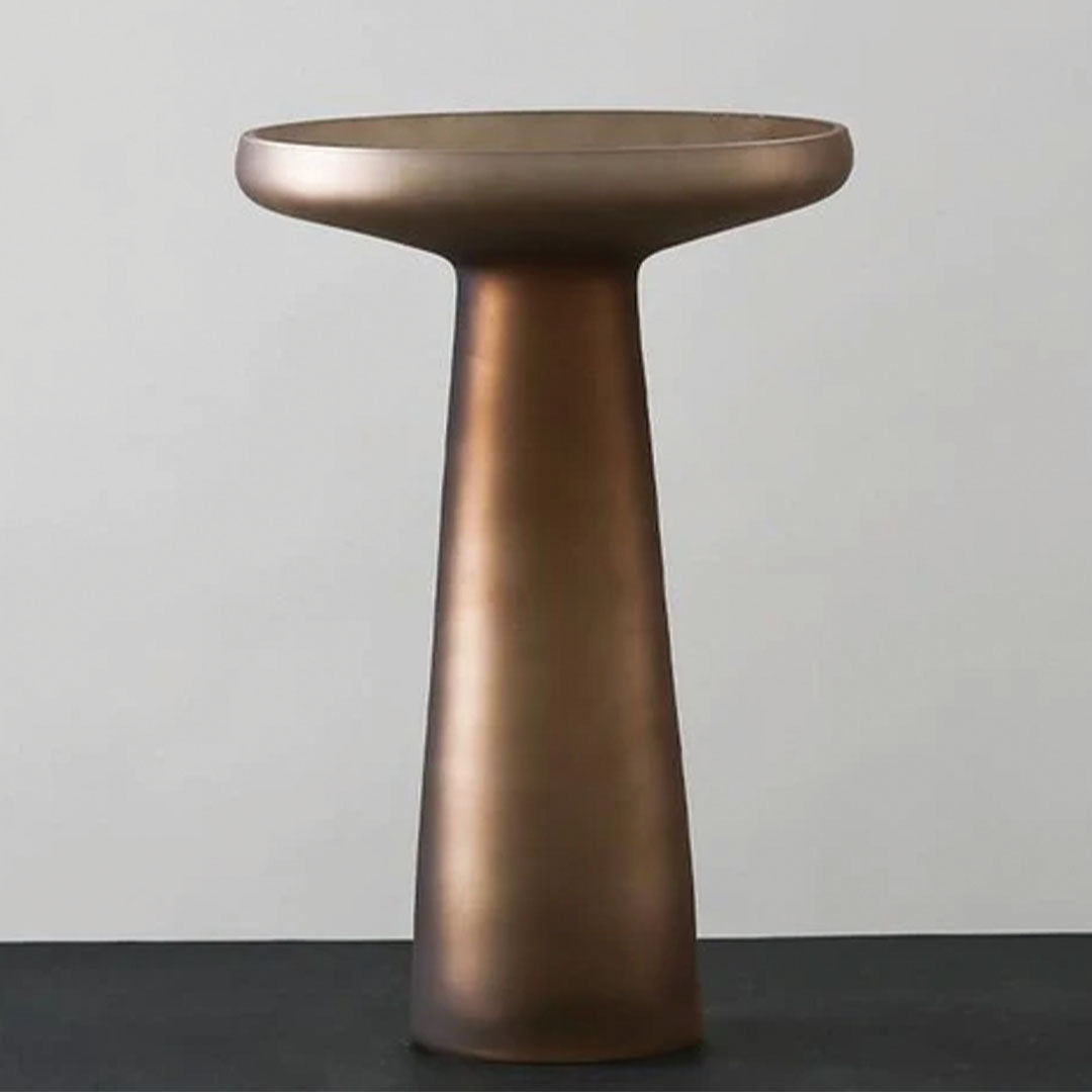 Zeitgenössische Vase aus Milchglas