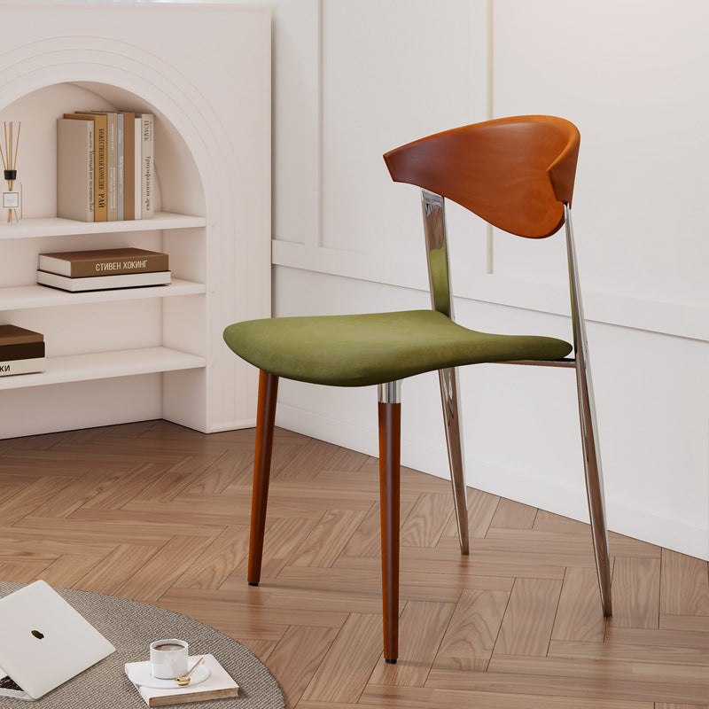 Esszimmerstuhl aus Massivholz im Mid-Century-Modern-Stil