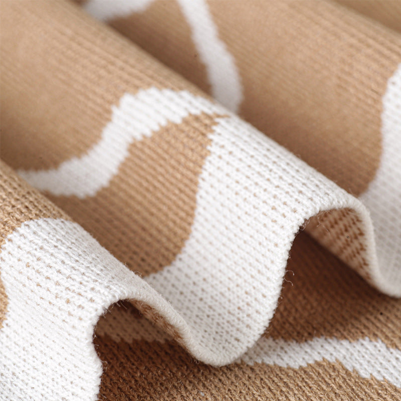 Strickdecke aus Acryl – Weiche, vielseitige Wohndecke im zeitlosen Design