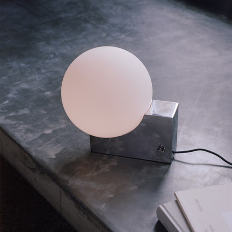 Moderne, dimmbare, dekorative Wandleuchte für den Nachttisch