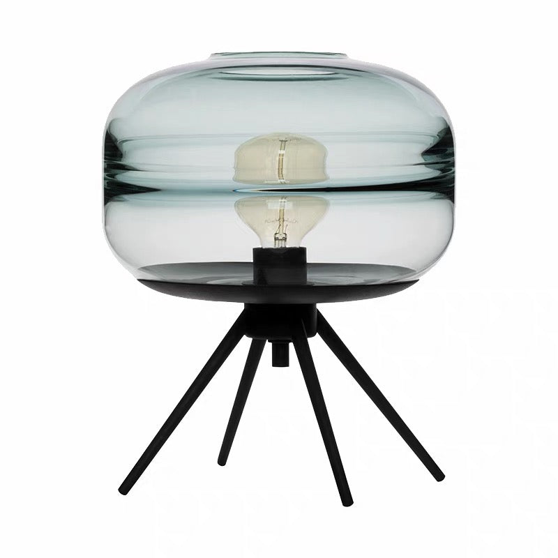 Moderne Designer Tischlampe mit Glas-Schirm im skandinavischen Stil