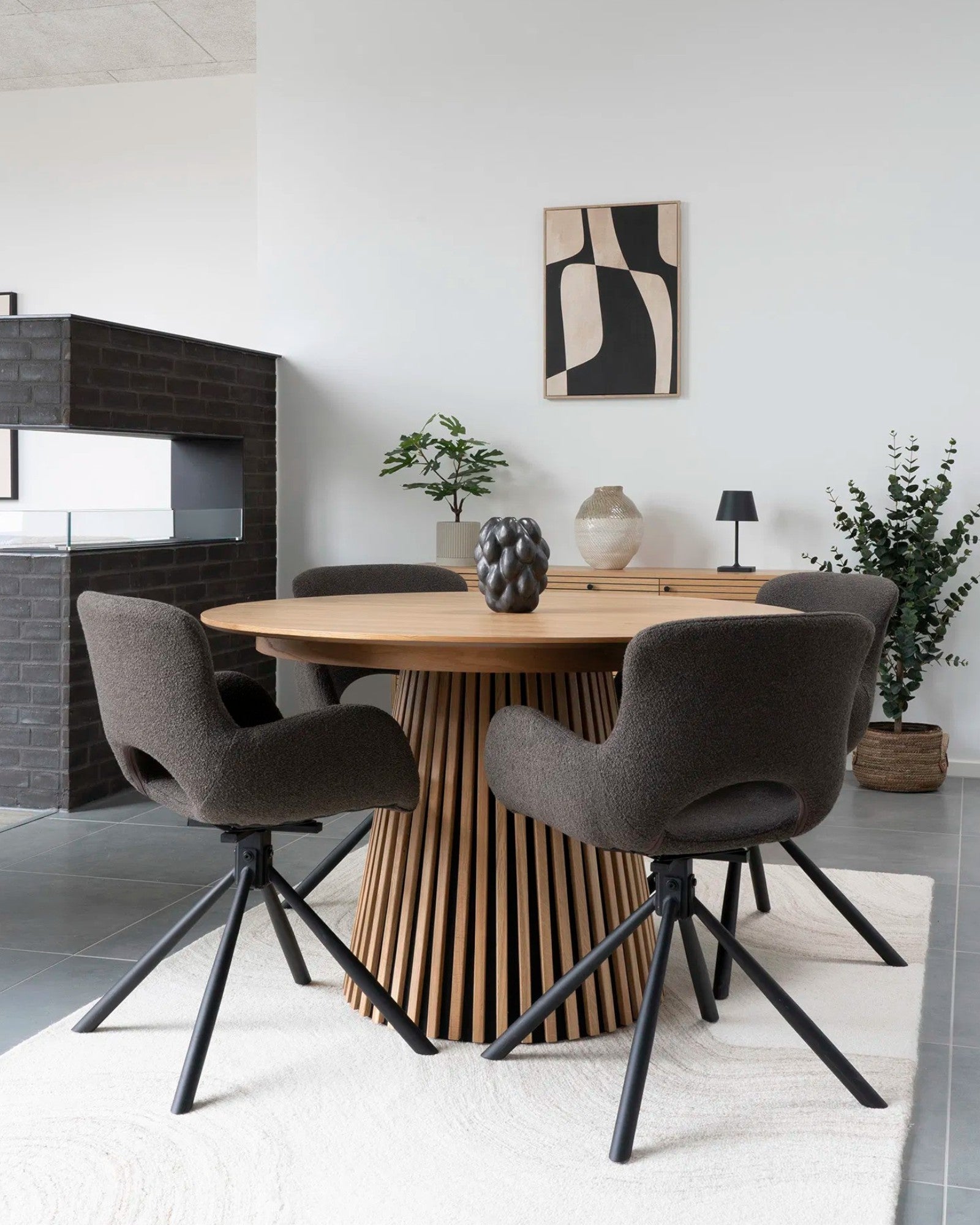 Amorim Esszimmerstuhl – Bouclé-Pilz mit Drehgelenk – 2er-Set in Schwarz/Dunkelbraun