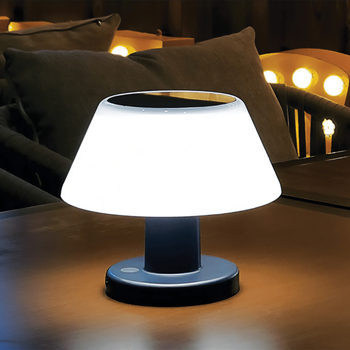 Solar Tischlampe | LED, Solarbetrieben, IP65 Wasserdicht | 20 Lumen, 4 Helligkeitsstufen, 6-8 Stunden Batterielaufzeit