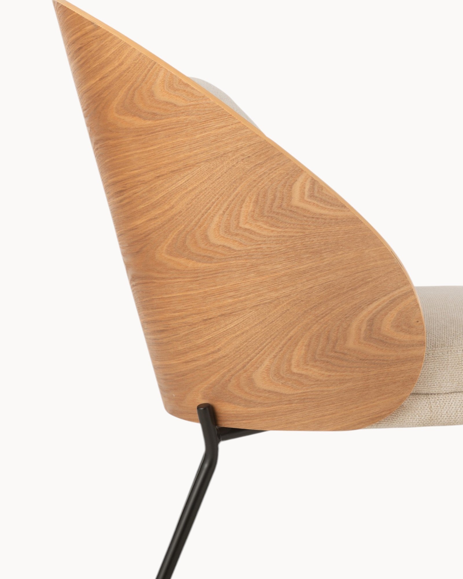 Lone Comfort Lounge-Sessel – Holz & Metall – 77x72x82 cm – Beige/Natur