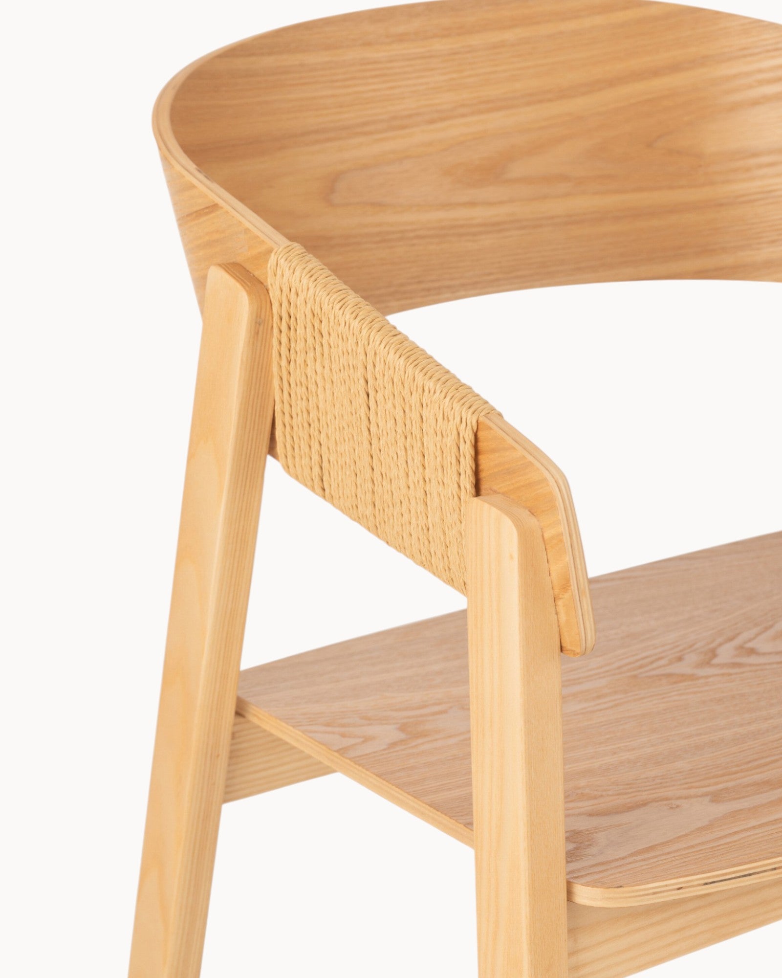 J-Line – Naga Stuhl – Schwarz – 76,8 cm – Eschenholz & Seil