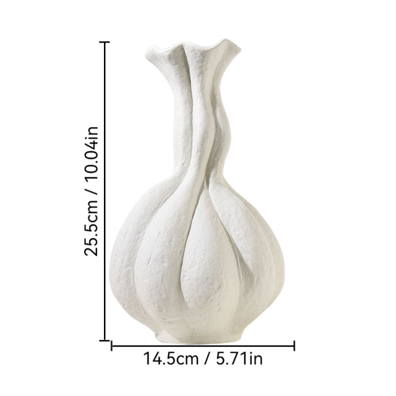 Skulpturale Keramikvase im Wabi-Sabi Stil – Modernes Deko-Objekt mit organischer Form