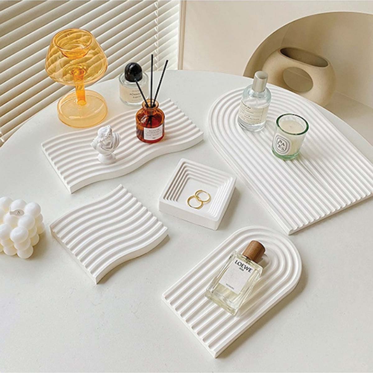 Gewelltes Holztablett