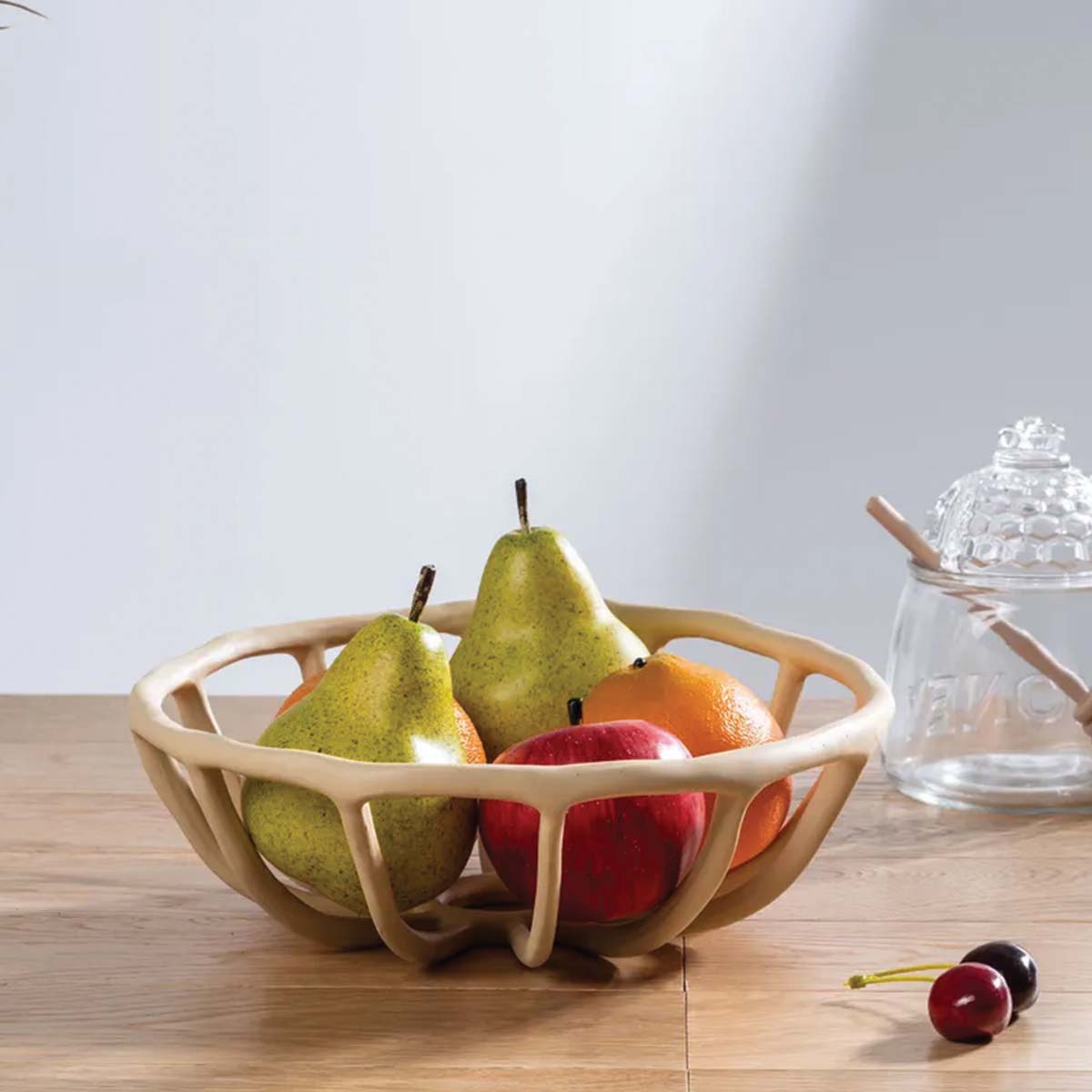 Fruchtschale aus Harz, modelliert