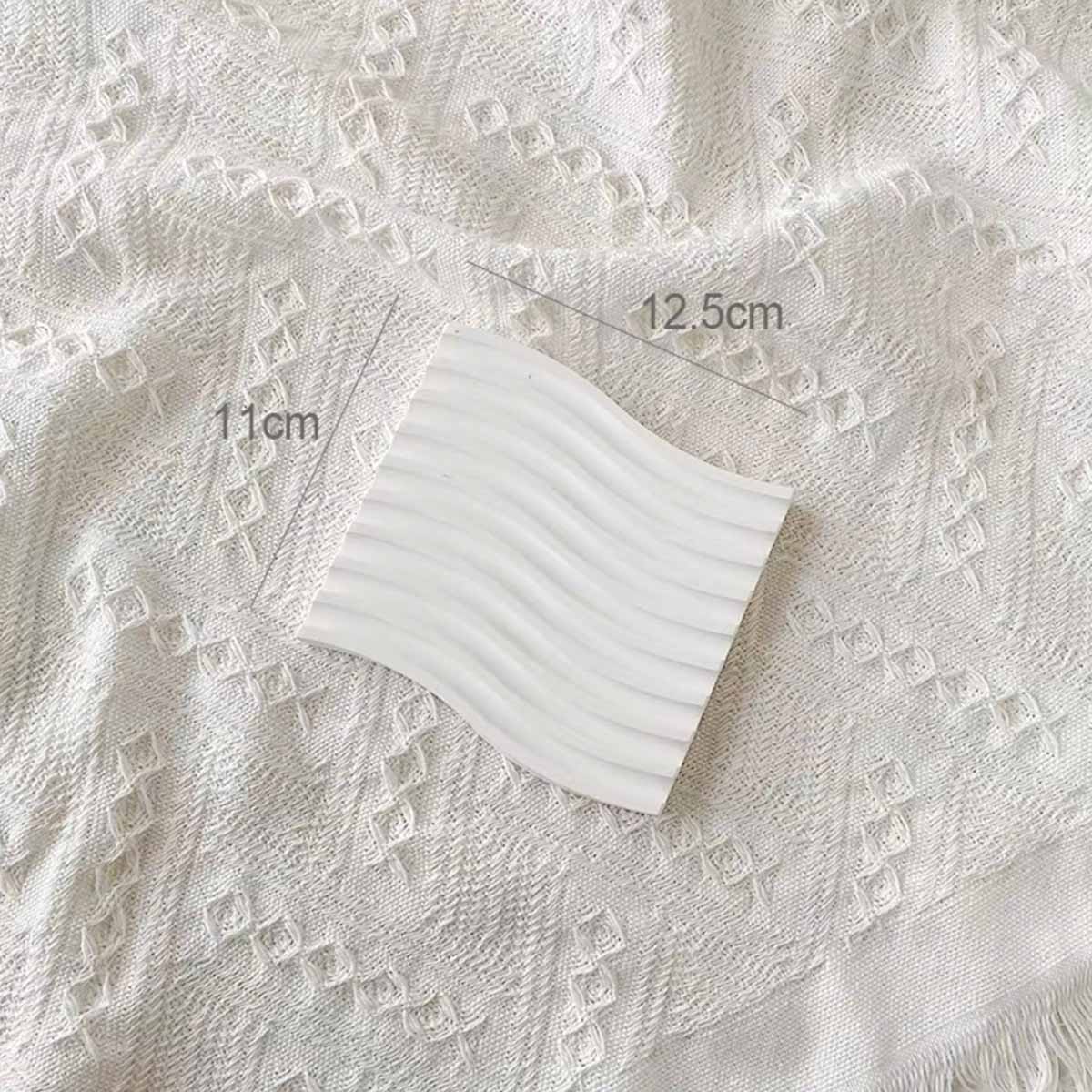 Gewelltes Holztablett