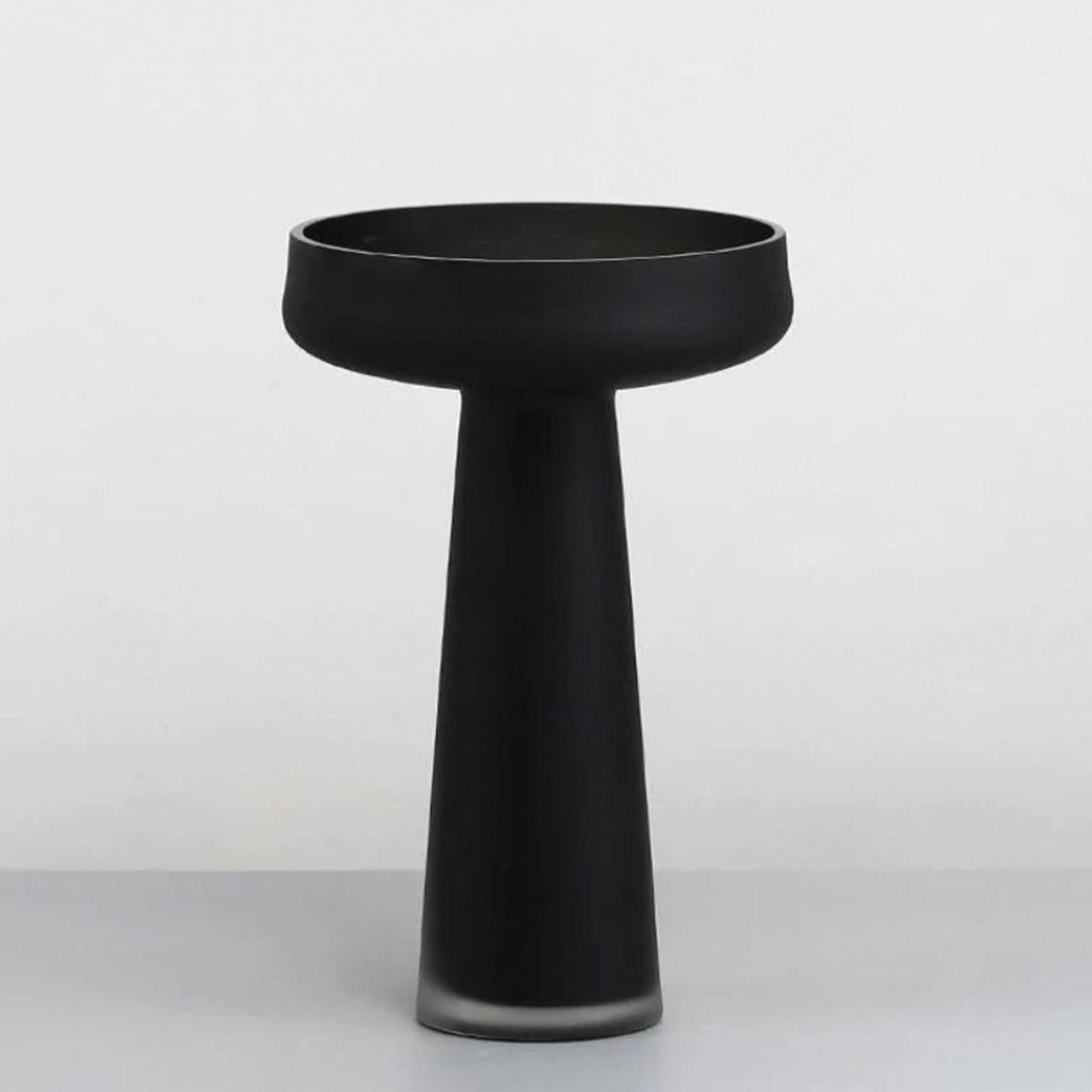 Zeitgenössische Vase aus Milchglas