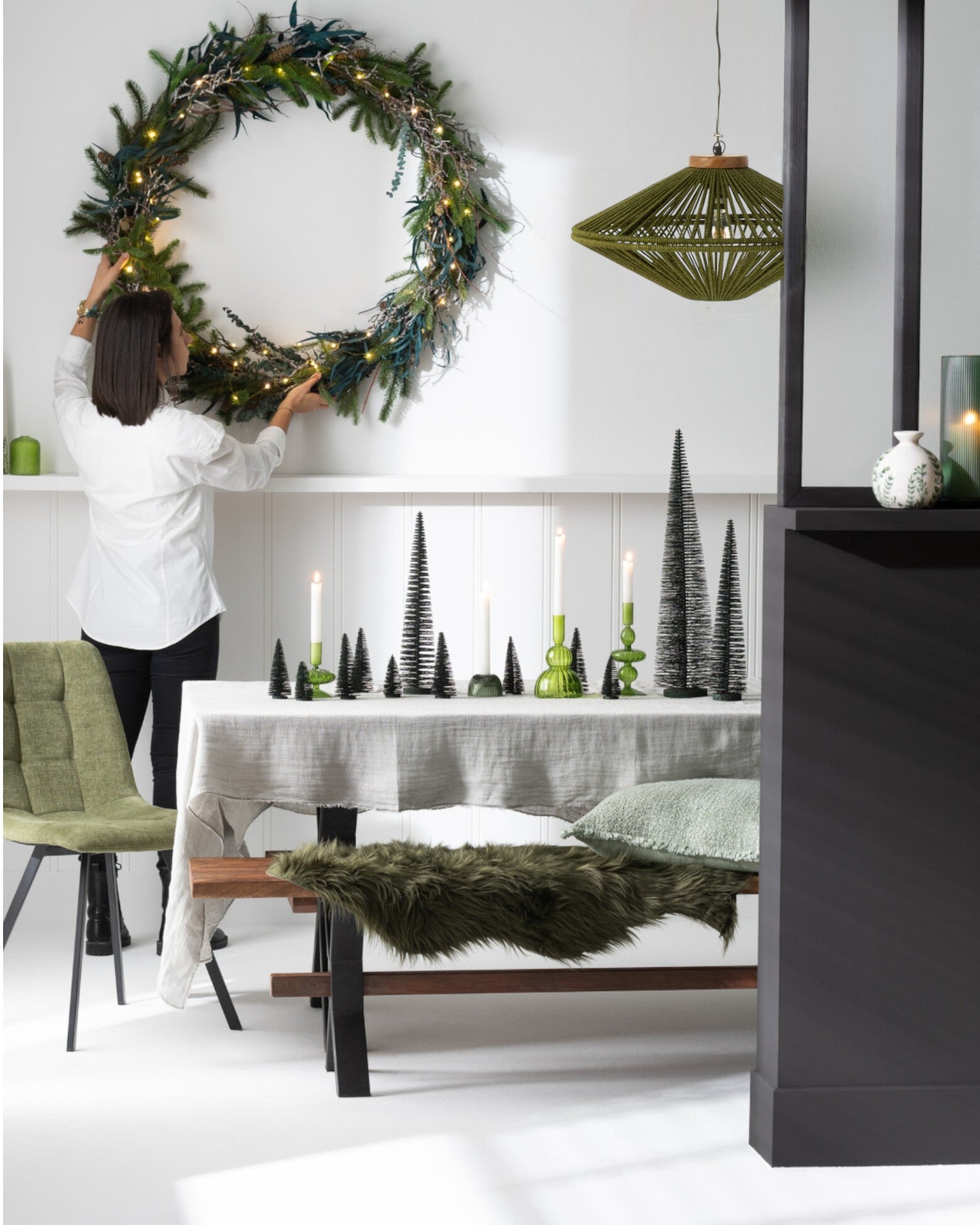 J-Line Hängelampe Ovni – Grünes Metall/Jute – Kleine Größe