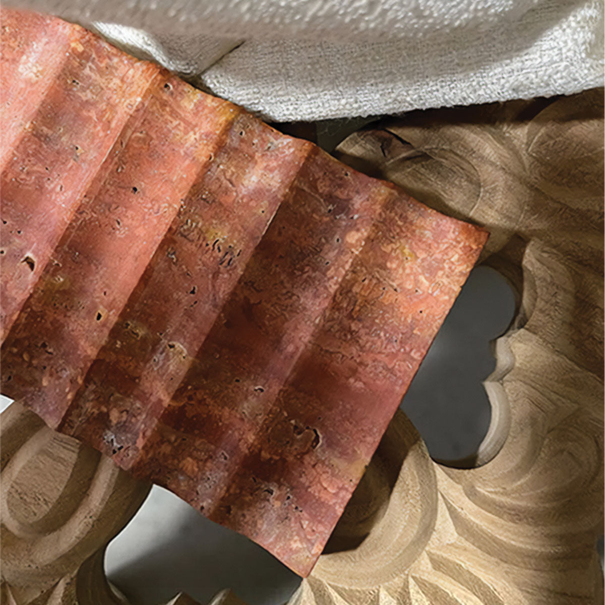 Tablett aus geriffeltem Stein