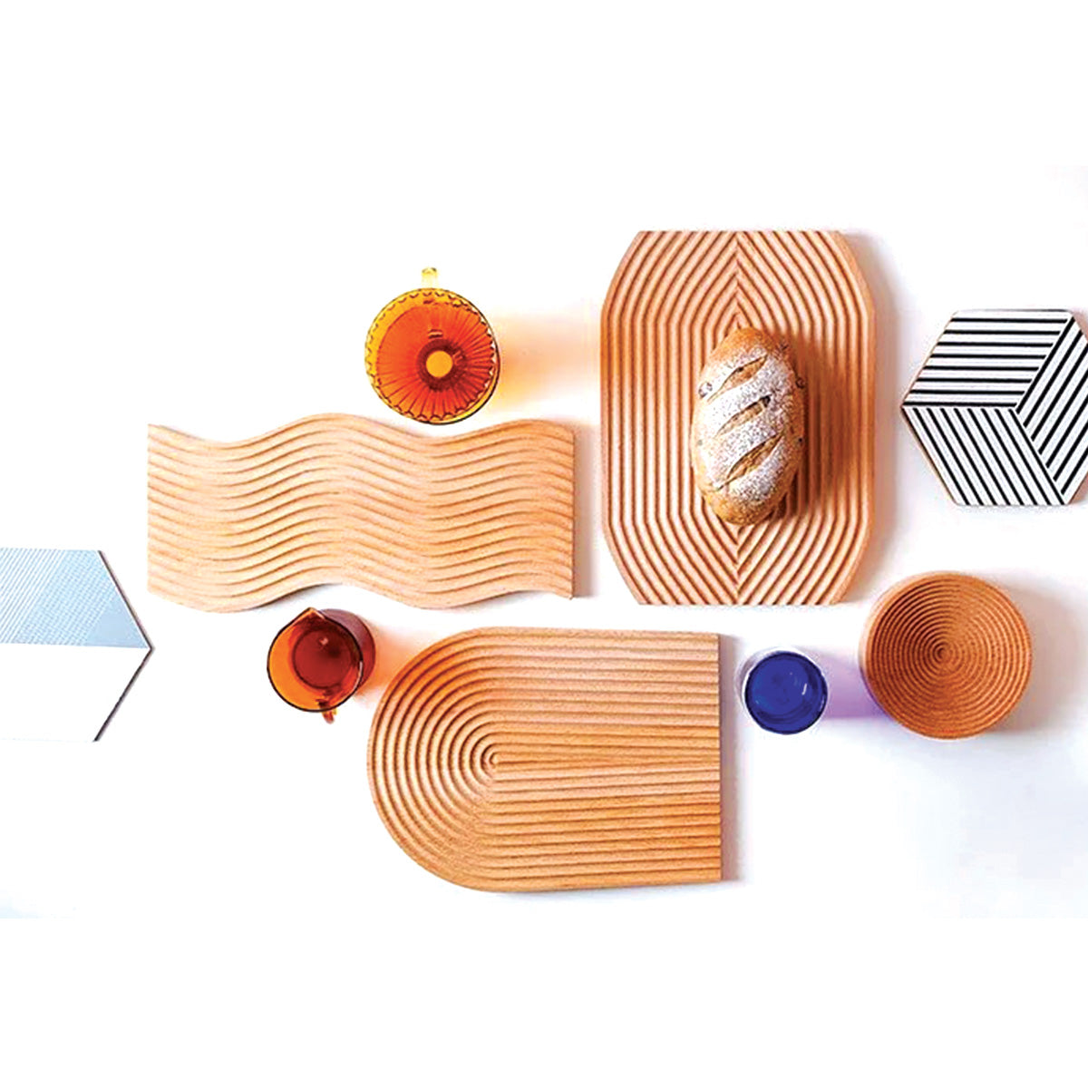 Gewelltes Holztablett