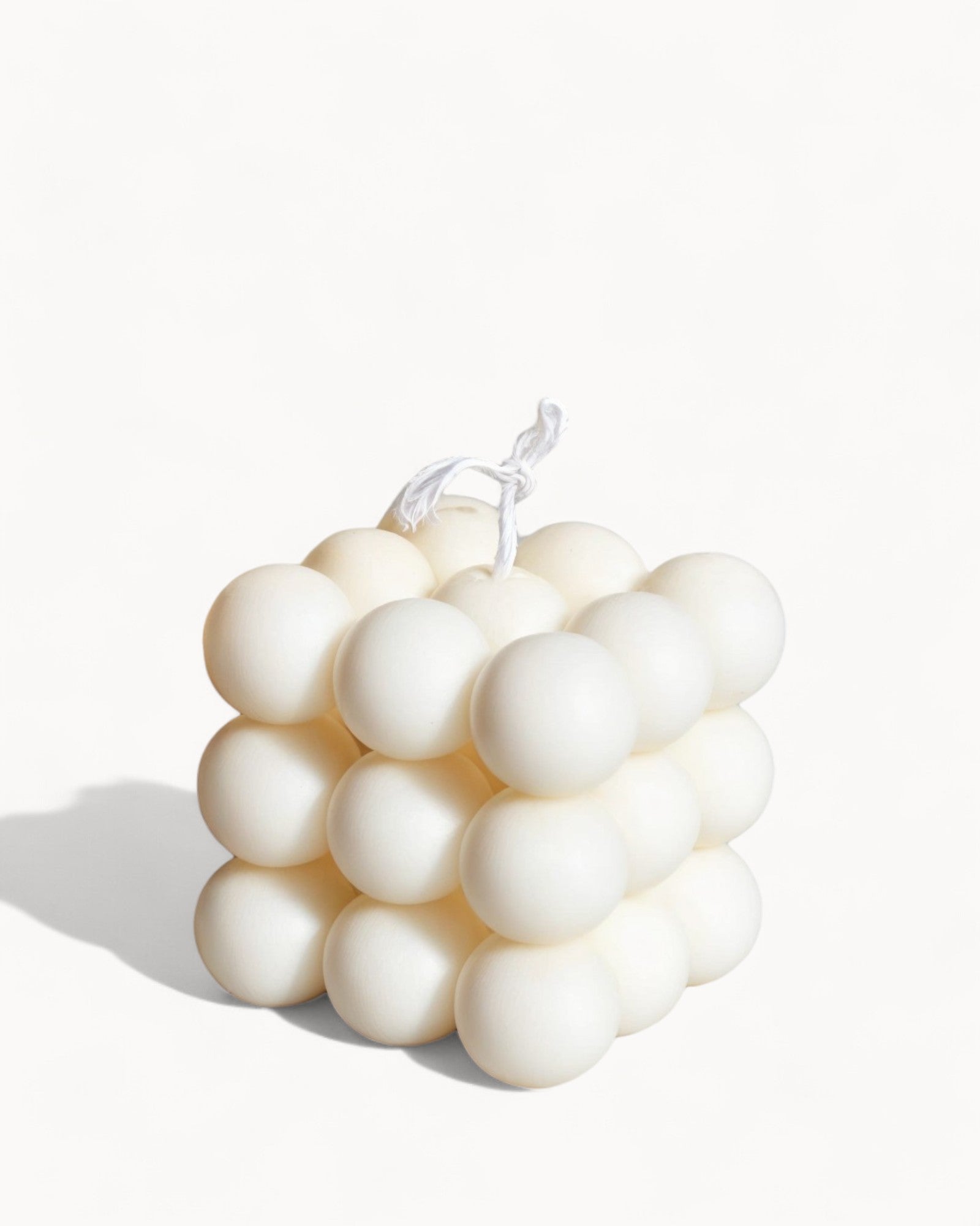 Bubble-Kerze – Sojawachs Würfel mit Minzduft – Off-White 6 cm